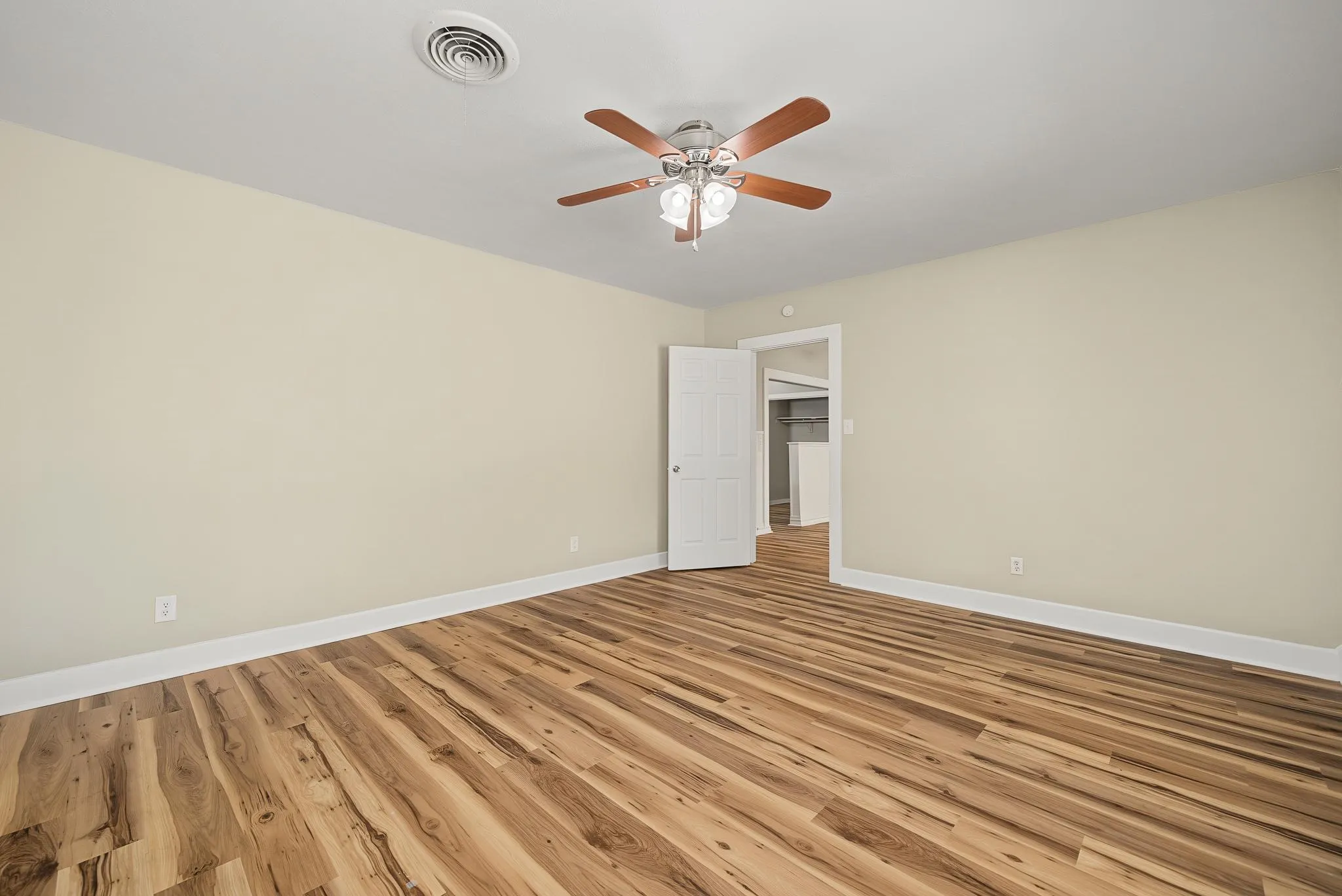 Apartment For Sale in Taylor County , 617 Grand Avenue, Abilene, Texas 79605, 3 Bedroom, 2 Bathroom, Garage spaces, 1,524 Sqft, built in 1941, mls#21340623, Real Estate Agent in Abilene, Homes For Sale in Taylor county, Homes For Sale in Abilene, Realtor in Abilene Texas, Real Estate Brokerage Independent Realty Texas, Luminita Cordes Realtor