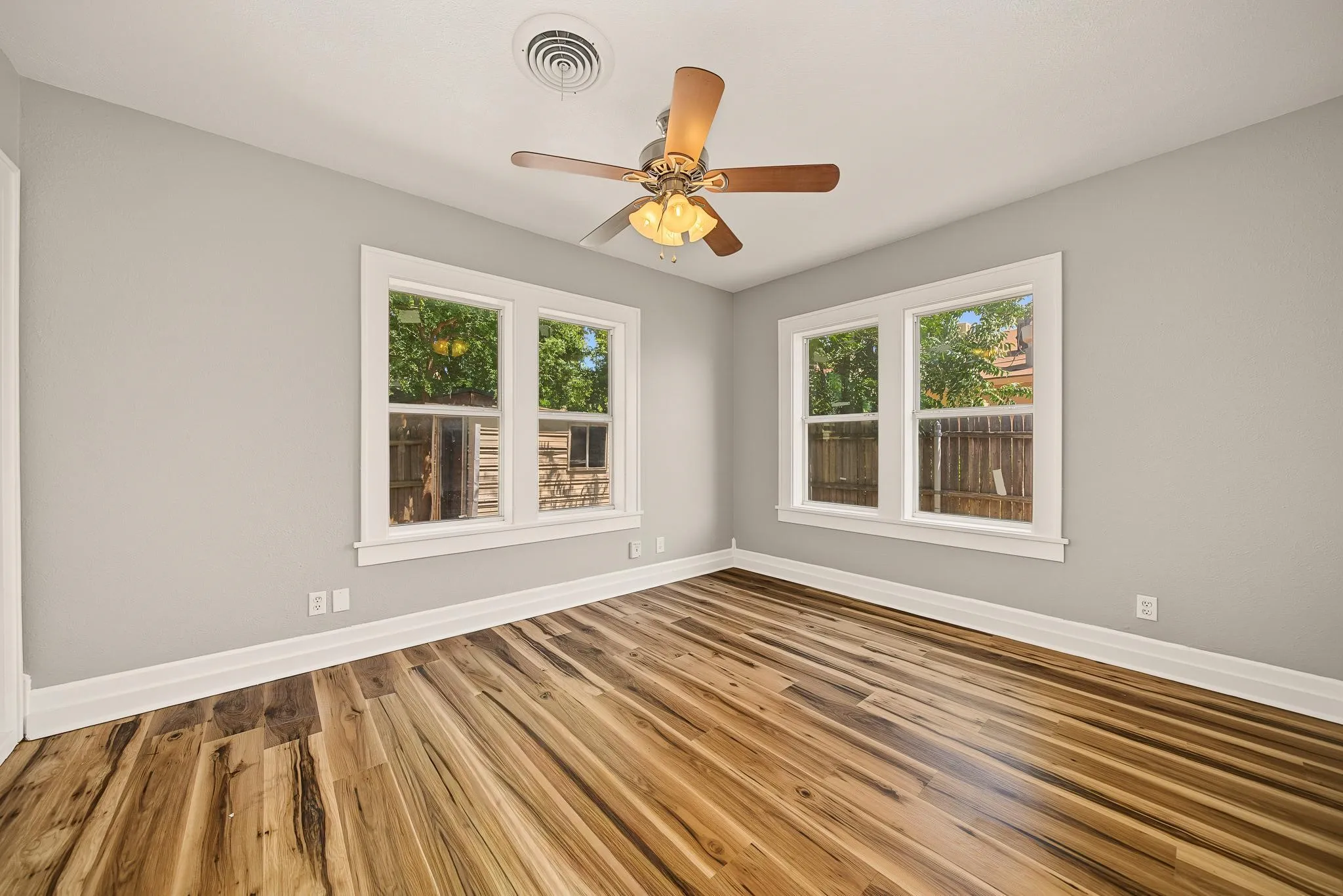 Apartment For Sale in Taylor County , 617 Grand Avenue, Abilene, Texas 79605, 3 Bedroom, 2 Bathroom, Garage spaces, 1,524 Sqft, built in 1941, mls#21340623, Real Estate Agent in Abilene, Homes For Sale in Taylor county, Homes For Sale in Abilene, Realtor in Abilene Texas, Real Estate Brokerage Independent Realty Texas, Luminita Cordes Realtor