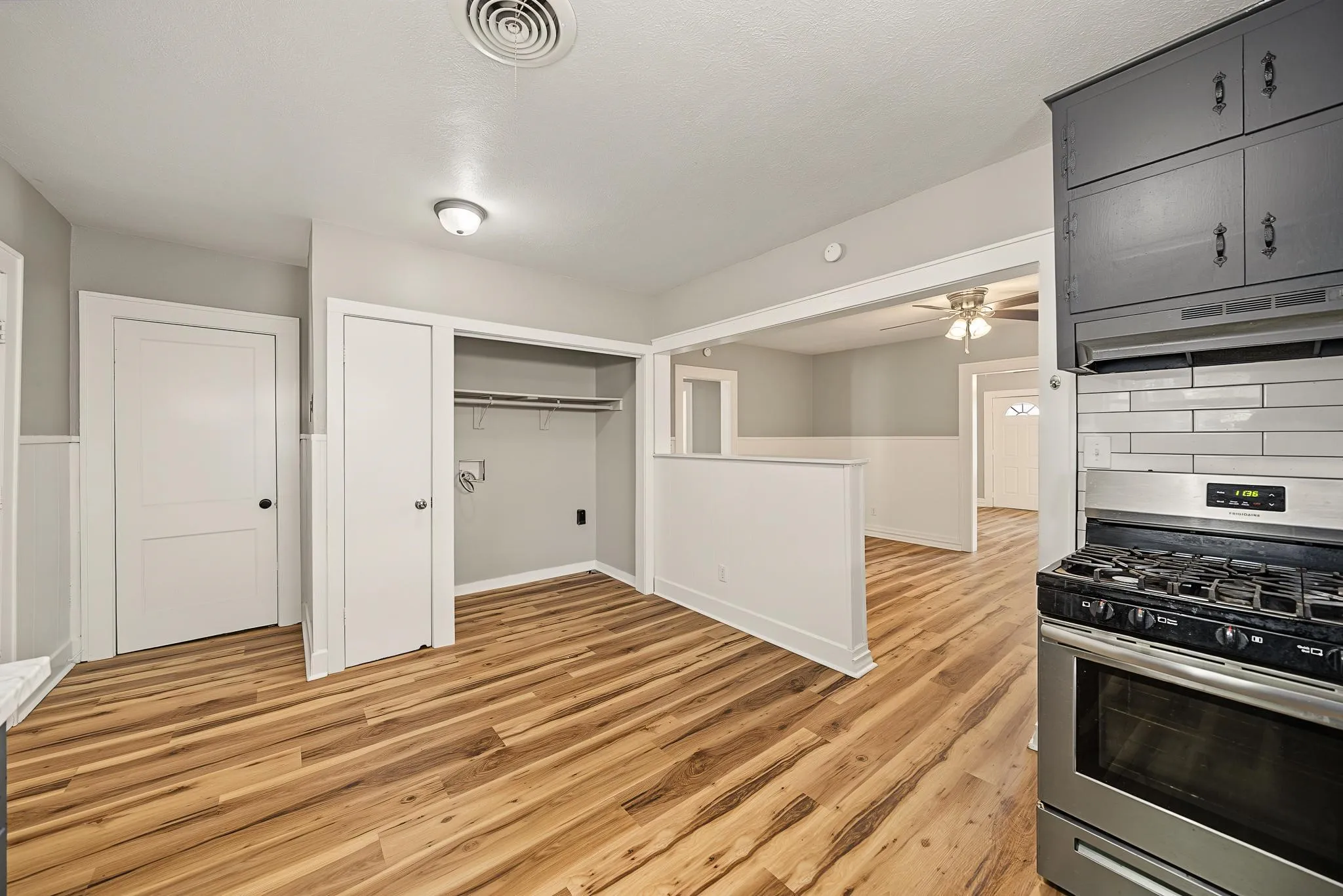 Apartment For Sale in Taylor County , 617 Grand Avenue, Abilene, Texas 79605, 3 Bedroom, 2 Bathroom, Garage spaces, 1,524 Sqft, built in 1941, mls#21340623, Real Estate Agent in Abilene, Homes For Sale in Taylor county, Homes For Sale in Abilene, Realtor in Abilene Texas, Real Estate Brokerage Independent Realty Texas, Luminita Cordes Realtor