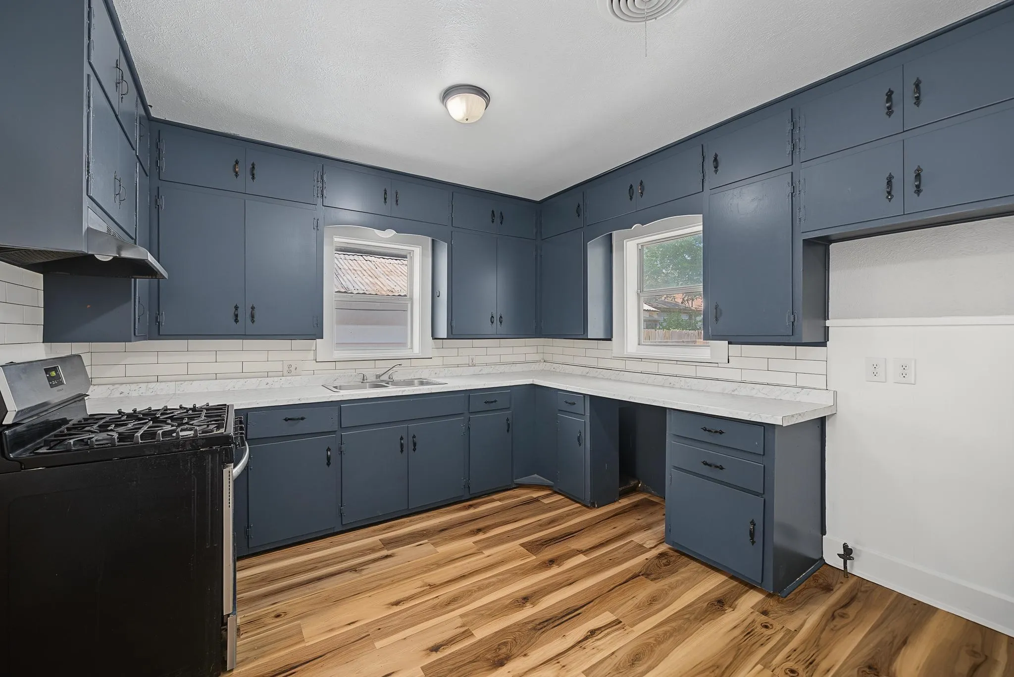 Apartment For Sale in Taylor County , 617 Grand Avenue, Abilene, Texas 79605, 3 Bedroom, 2 Bathroom, Garage spaces, 1,524 Sqft, built in 1941, mls#21340623, Real Estate Agent in Abilene, Homes For Sale in Taylor county, Homes For Sale in Abilene, Realtor in Abilene Texas, Real Estate Brokerage Independent Realty Texas, Luminita Cordes Realtor