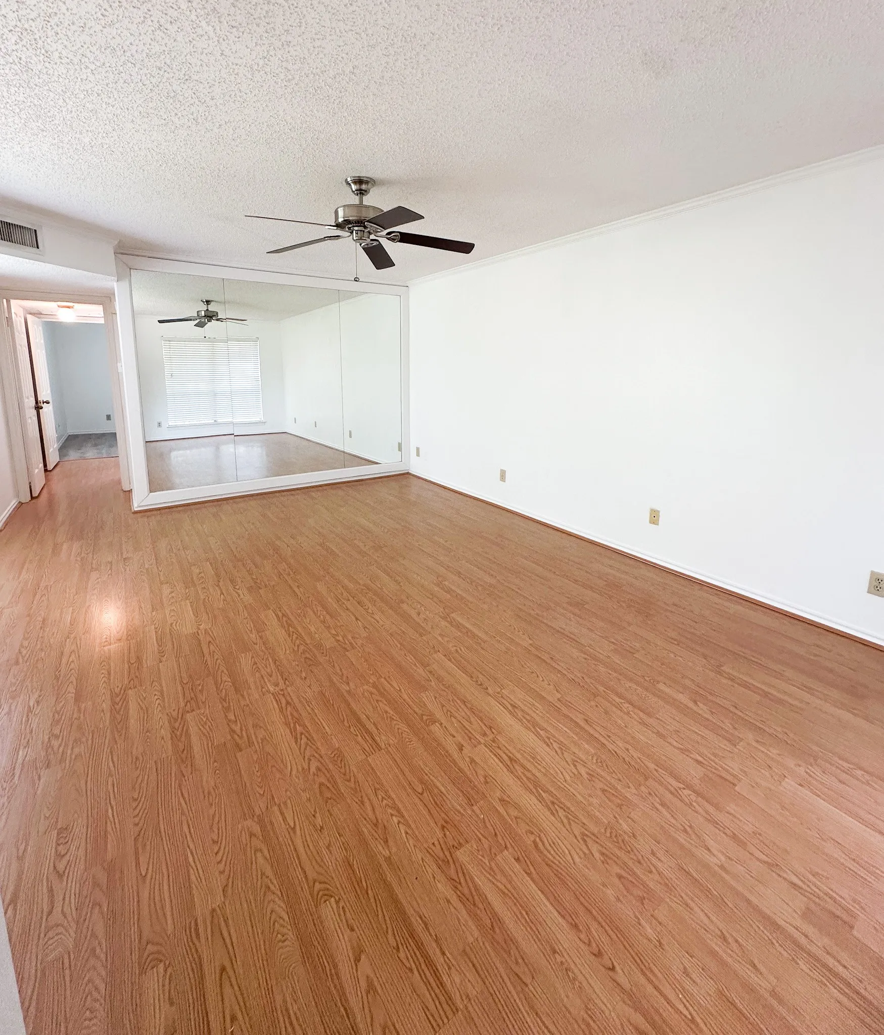 Condominium For Rent in Dallas County , 16301 Ledgemont Lane 273B, Addison, Texas 75001, 1 Bedroom, 1 Bathroom, Garage spaces, 696 Sqft, built in 1982, mls#21355649, Real Estate Agent in Addison, Homes For Rent in Dallas county, Homes For Rent in Addison, Realtor in Addison Texas, Real Estate Brokerage Independent Realty Texas, Luminita Cordes Realtor