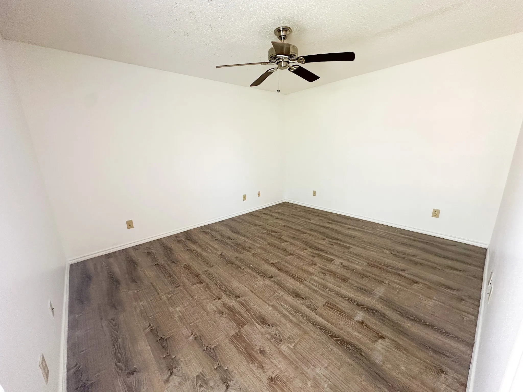 Condominium For Rent in Dallas County , 16301 Ledgemont Lane 273B, Addison, Texas 75001, 1 Bedroom, 1 Bathroom, Garage spaces, 696 Sqft, built in 1982, mls#21355649, Real Estate Agent in Addison, Homes For Rent in Dallas county, Homes For Rent in Addison, Realtor in Addison Texas, Real Estate Brokerage Independent Realty Texas, Luminita Cordes Realtor