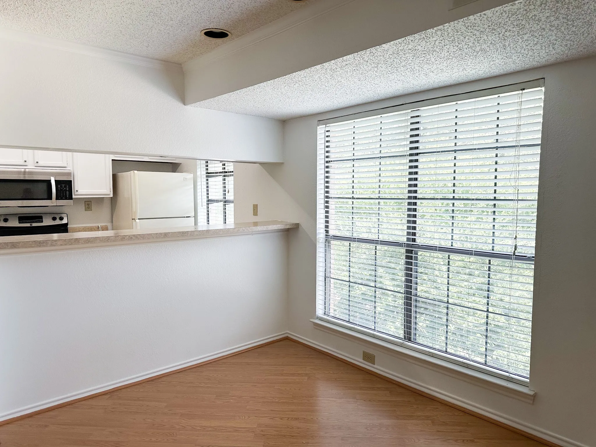 Condominium For Rent in Dallas County , 16301 Ledgemont Lane 273B, Addison, Texas 75001, 1 Bedroom, 1 Bathroom, Garage spaces, 696 Sqft, built in 1982, mls#21355649, Real Estate Agent in Addison, Homes For Rent in Dallas county, Homes For Rent in Addison, Realtor in Addison Texas, Real Estate Brokerage Independent Realty Texas, Luminita Cordes Realtor
