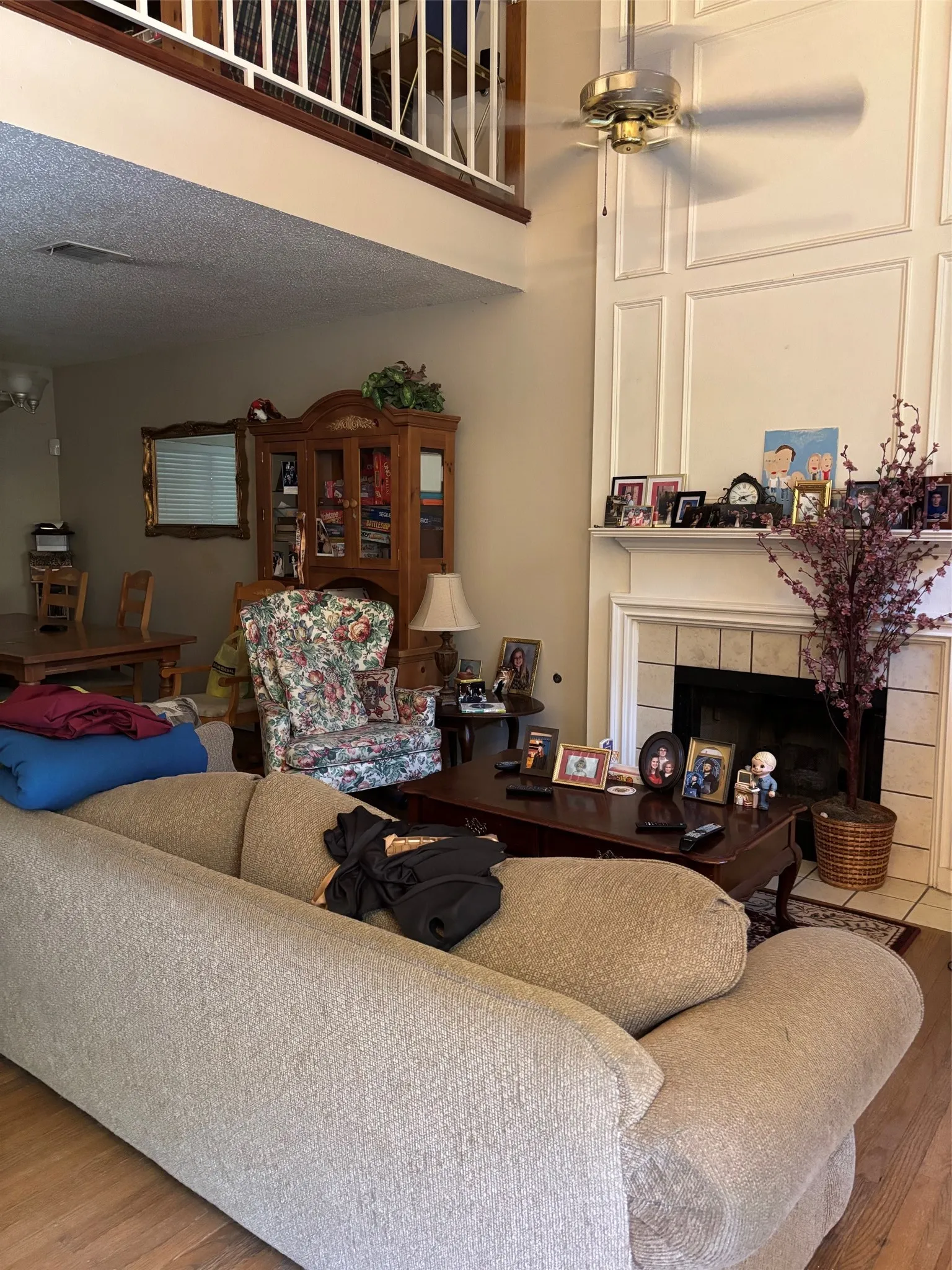 Single Family Residence For Sale in Dallas County , 4435 Mercer Street, Grand Prairie, Texas 75052, 3 Bedroom, 2 Bathroom, 2 Garage spaces, 1,738 Sqft, built in 1986, mls#21355650, Real Estate Agent in Grand Prairie, Homes For Sale in Dallas county, Homes For Sale in Grand Prairie, Realtor in Grand Prairie Texas, Real Estate Brokerage Independent Realty Texas, Luminita Cordes Realtor