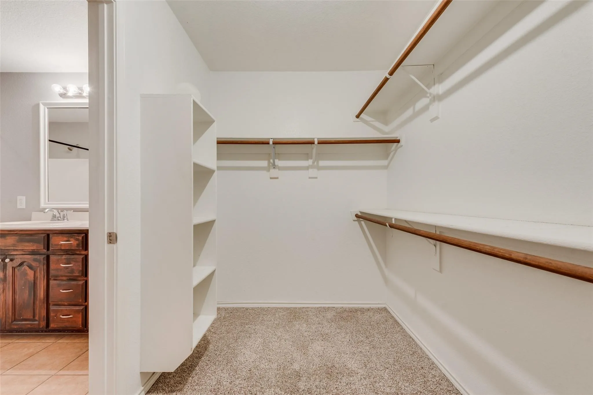 Single Family Residence For Rent in Tarrant County , 5160 Britton Ridge Lane, Fort Worth, Texas 76179, 3 Bedroom, 2 Bathroom, 2 Garage spaces, 1,425 Sqft, built in 2009, mls#21354865, Real Estate Agent in Fort Worth, Homes For Rent in Tarrant county, Homes For Rent in Fort Worth, Realtor in Fort Worth Texas, Real Estate Brokerage Independent Realty Texas, Luminita Cordes Realtor