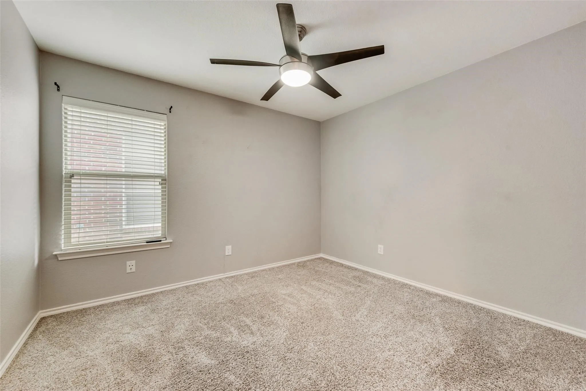 Single Family Residence For Rent in Tarrant County , 5160 Britton Ridge Lane, Fort Worth, Texas 76179, 3 Bedroom, 2 Bathroom, 2 Garage spaces, 1,425 Sqft, built in 2009, mls#21354865, Real Estate Agent in Fort Worth, Homes For Rent in Tarrant county, Homes For Rent in Fort Worth, Realtor in Fort Worth Texas, Real Estate Brokerage Independent Realty Texas, Luminita Cordes Realtor