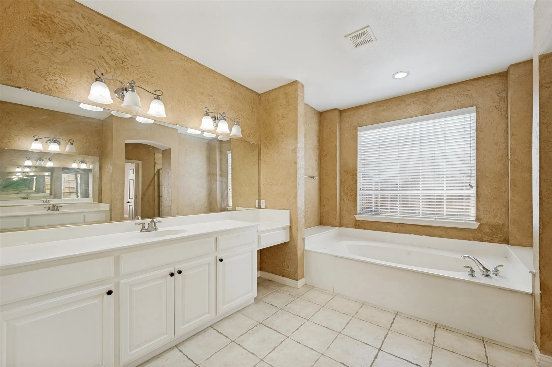 Single Family Residence For Rent in Collin County , 3013 Brookvale Drive, Richardson, Texas 75082, 5 Bedroom, 4 Bathroom, 3 Garage spaces, 3,863 Sqft, built in 2002, mls#21342556, Real Estate Agent in Richardson, Homes For Rent in Collin county, Homes For Rent in Richardson, Realtor in Richardson Texas, Real Estate Brokerage Independent Realty Texas, Luminita Cordes Realtor