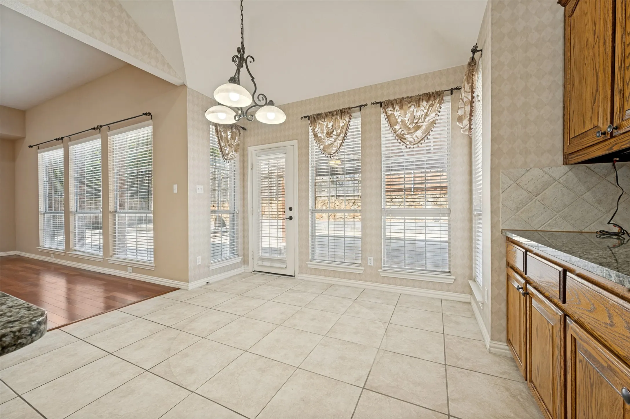Single Family Residence For Rent in Collin County , 3013 Brookvale Drive, Richardson, Texas 75082, 5 Bedroom, 4 Bathroom, 3 Garage spaces, 3,863 Sqft, built in 2002, mls#21342556, Real Estate Agent in Richardson, Homes For Rent in Collin county, Homes For Rent in Richardson, Realtor in Richardson Texas, Real Estate Brokerage Independent Realty Texas, Luminita Cordes Realtor