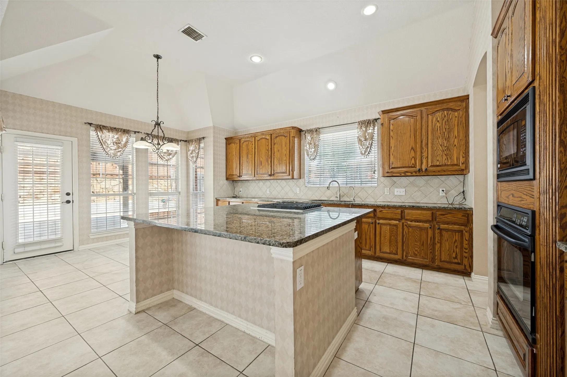 Single Family Residence For Rent in Collin County , 3013 Brookvale Drive, Richardson, Texas 75082, 5 Bedroom, 4 Bathroom, 3 Garage spaces, 3,863 Sqft, built in 2002, mls#21342556, Real Estate Agent in Richardson, Homes For Rent in Collin county, Homes For Rent in Richardson, Realtor in Richardson Texas, Real Estate Brokerage Independent Realty Texas, Luminita Cordes Realtor