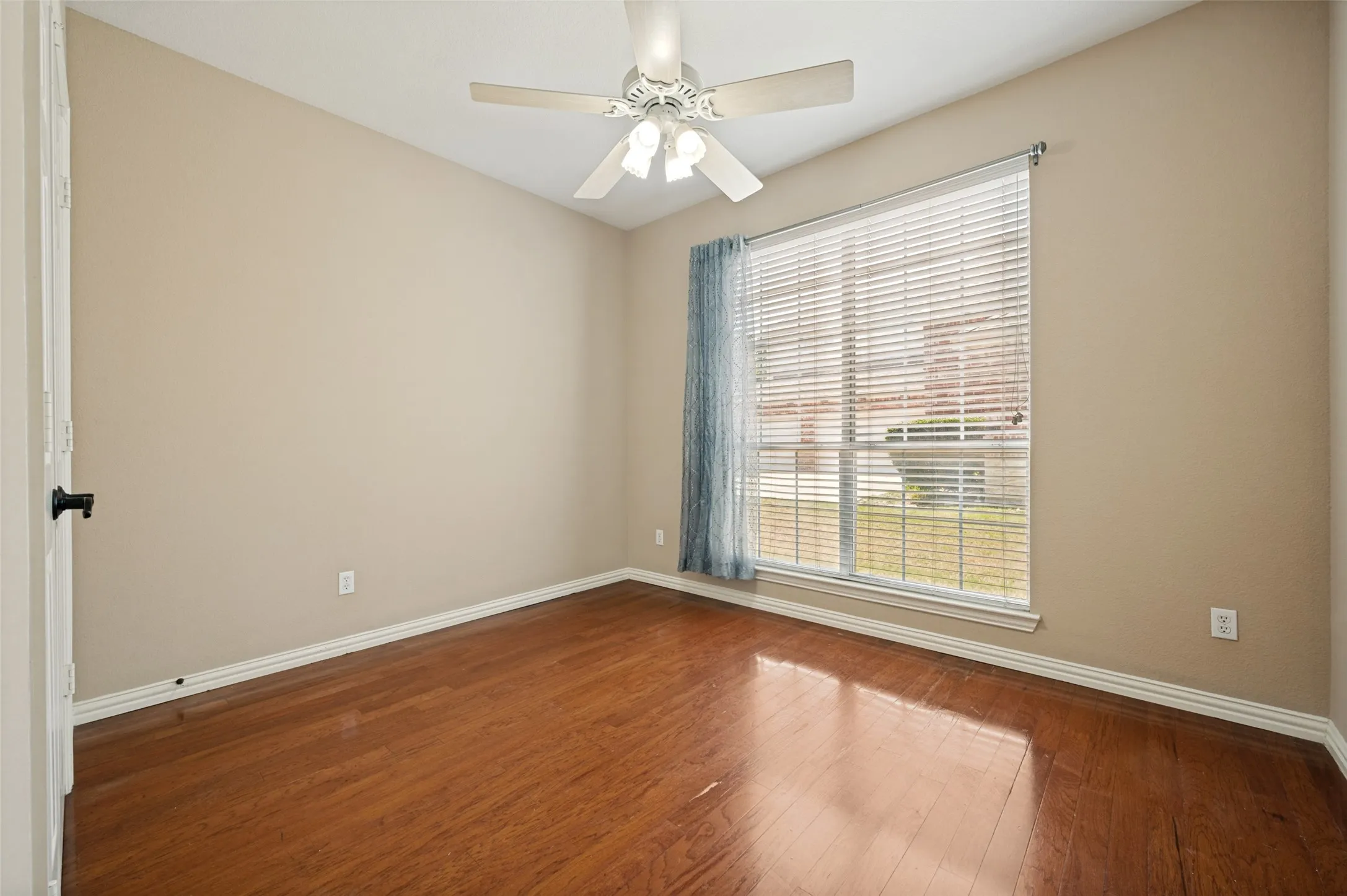 Single Family Residence For Rent in Collin County , 3013 Brookvale Drive, Richardson, Texas 75082, 5 Bedroom, 4 Bathroom, 3 Garage spaces, 3,863 Sqft, built in 2002, mls#21342556, Real Estate Agent in Richardson, Homes For Rent in Collin county, Homes For Rent in Richardson, Realtor in Richardson Texas, Real Estate Brokerage Independent Realty Texas, Luminita Cordes Realtor
