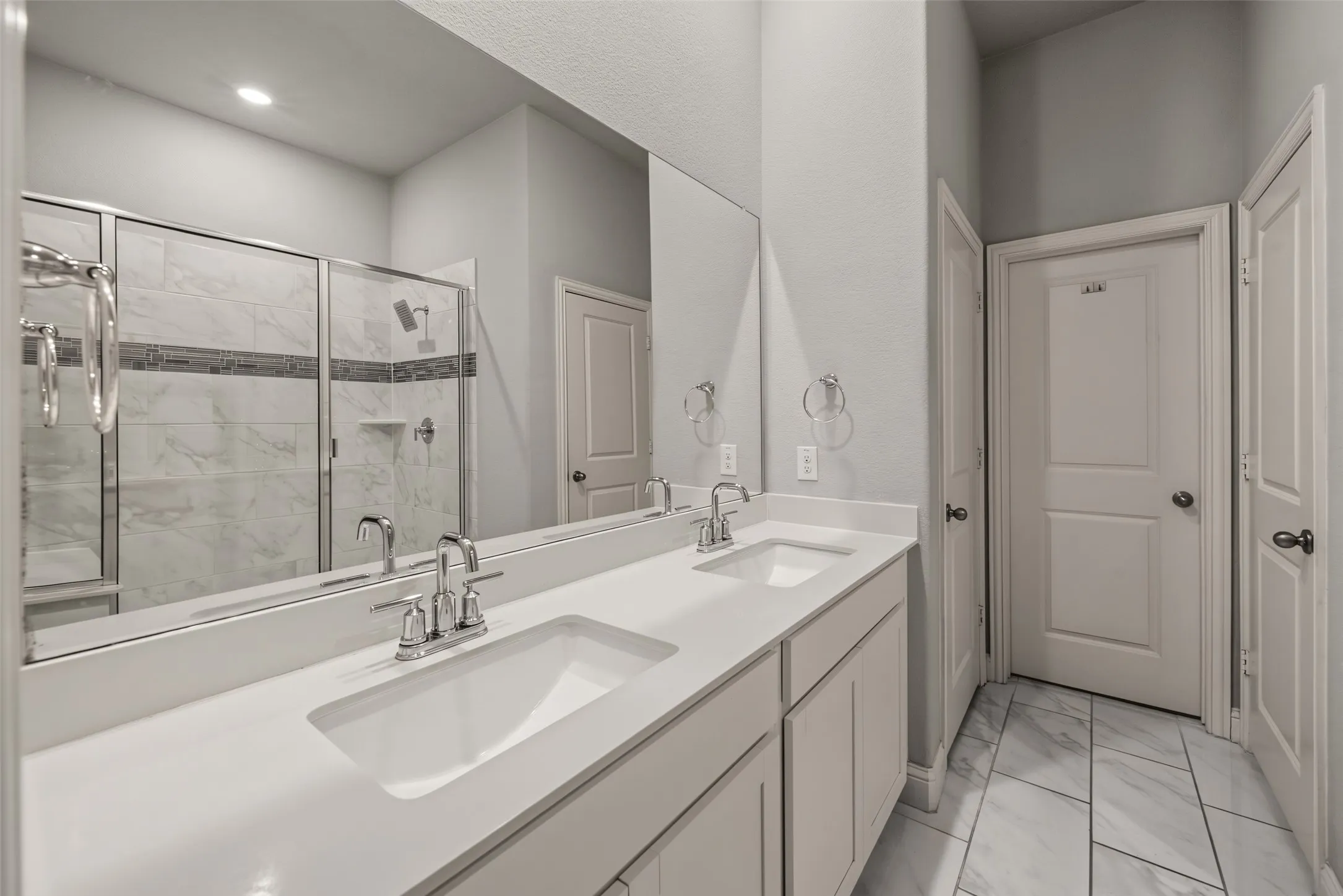 Single Family Residence For Rent in Dallas County , 7513 Sunset Boulevard, Rowlett, Texas 75088, 3 Bedroom, 3 Bathroom, 2 Garage spaces, 2,016 Sqft, built in 2019, mls#21355593, Real Estate Agent in Rowlett, Homes For Rent in Dallas county, Homes For Rent in Rowlett, Realtor in Rowlett Texas, Real Estate Brokerage Independent Realty Texas, Luminita Cordes Realtor