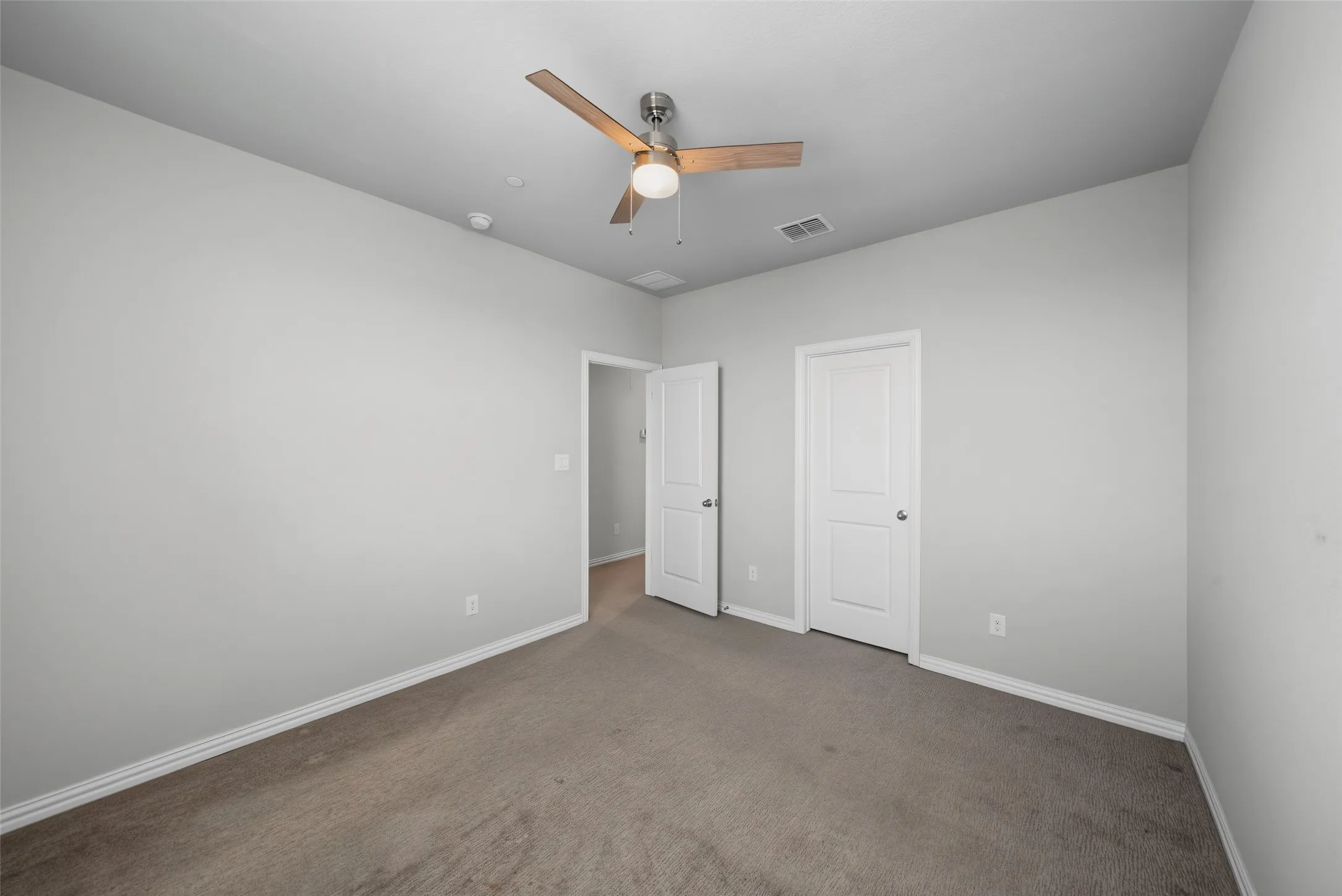 Single Family Residence For Rent in Dallas County , 7513 Sunset Boulevard, Rowlett, Texas 75088, 3 Bedroom, 3 Bathroom, 2 Garage spaces, 2,016 Sqft, built in 2019, mls#21355593, Real Estate Agent in Rowlett, Homes For Rent in Dallas county, Homes For Rent in Rowlett, Realtor in Rowlett Texas, Real Estate Brokerage Independent Realty Texas, Luminita Cordes Realtor