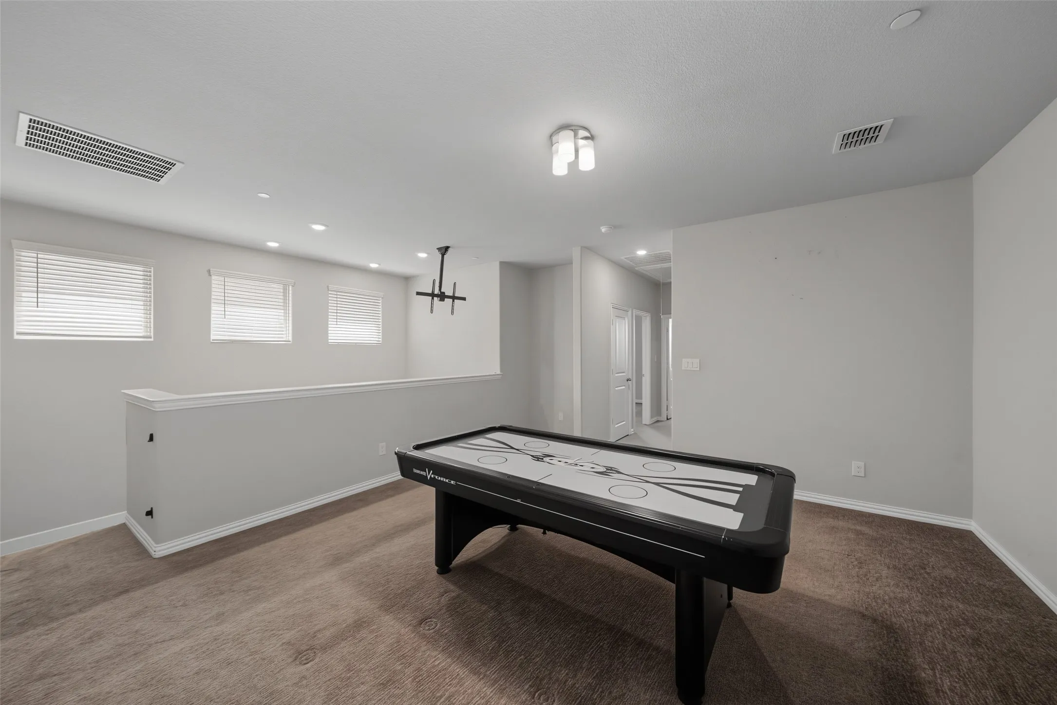 Single Family Residence For Rent in Dallas County , 7513 Sunset Boulevard, Rowlett, Texas 75088, 3 Bedroom, 3 Bathroom, 2 Garage spaces, 2,016 Sqft, built in 2019, mls#21355593, Real Estate Agent in Rowlett, Homes For Rent in Dallas county, Homes For Rent in Rowlett, Realtor in Rowlett Texas, Real Estate Brokerage Independent Realty Texas, Luminita Cordes Realtor