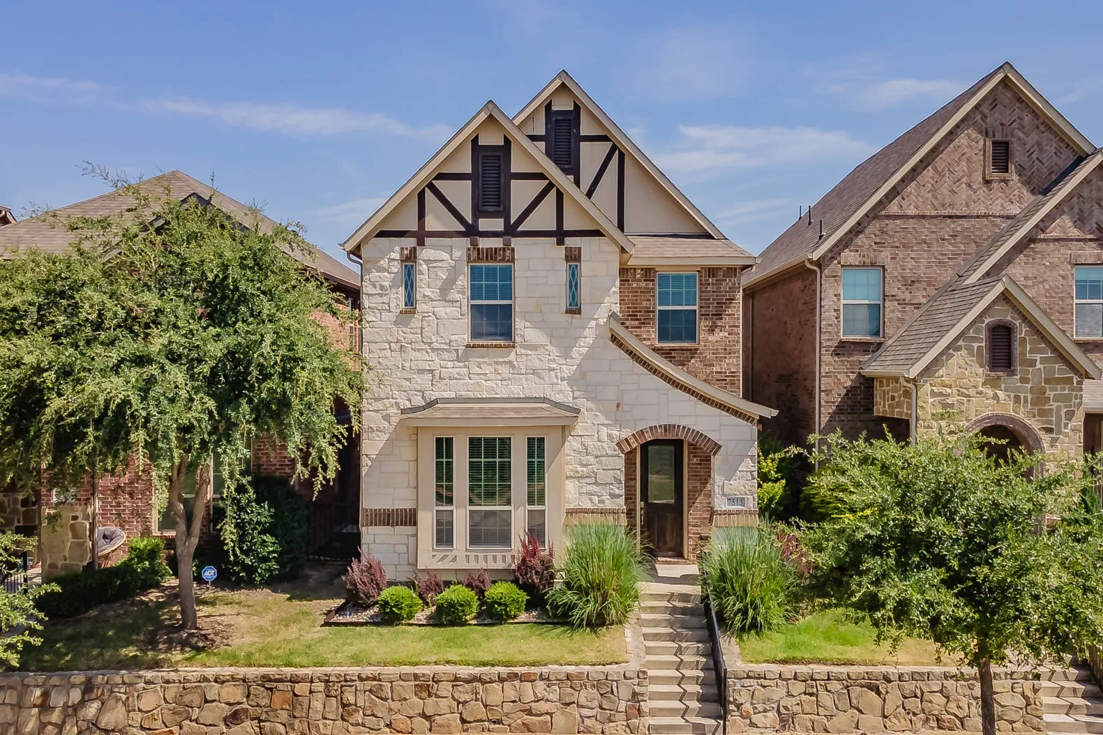 Single Family Residence For Rent in Dallas County , 7513 Sunset Boulevard, Rowlett, Texas 75088, 3 Bedroom, 3 Bathroom, 2 Garage spaces, 2,016 Sqft, built in 2019, mls#21355593, Real Estate Agent in Rowlett, Homes For Rent in Dallas county, Homes For Rent in Rowlett, Realtor in Rowlett Texas, Real Estate Brokerage Independent Realty Texas, Luminita Cordes Realtor