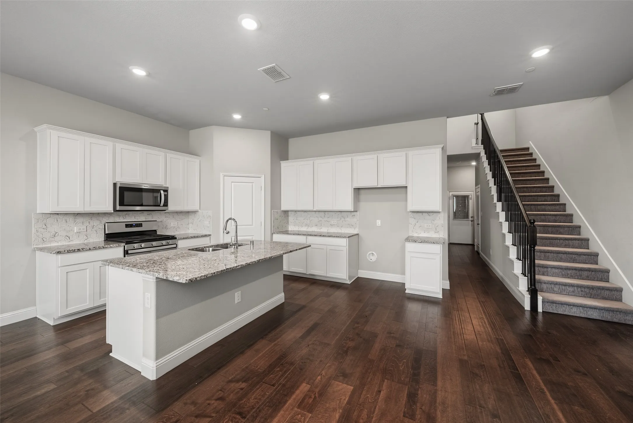 Single Family Residence For Rent in Dallas County , 7513 Sunset Boulevard, Rowlett, Texas 75088, 3 Bedroom, 3 Bathroom, 2 Garage spaces, 2,016 Sqft, built in 2019, mls#21355593, Real Estate Agent in Rowlett, Homes For Rent in Dallas county, Homes For Rent in Rowlett, Realtor in Rowlett Texas, Real Estate Brokerage Independent Realty Texas, Luminita Cordes Realtor