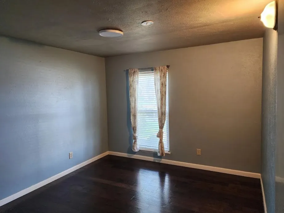 Single Family Residence For Rent in Dallas County , 1918 Lewis Trail, Grand Prairie, Texas 75052, 4 Bedroom, 2 Bathroom, Garage spaces, 2,785 Sqft, built in 1980, mls#21355432, Real Estate Agent in Grand Prairie, Homes For Rent in Dallas county, Homes For Rent in Grand Prairie, Realtor in Grand Prairie Texas, Real Estate Brokerage Independent Realty Texas, Luminita Cordes Realtor