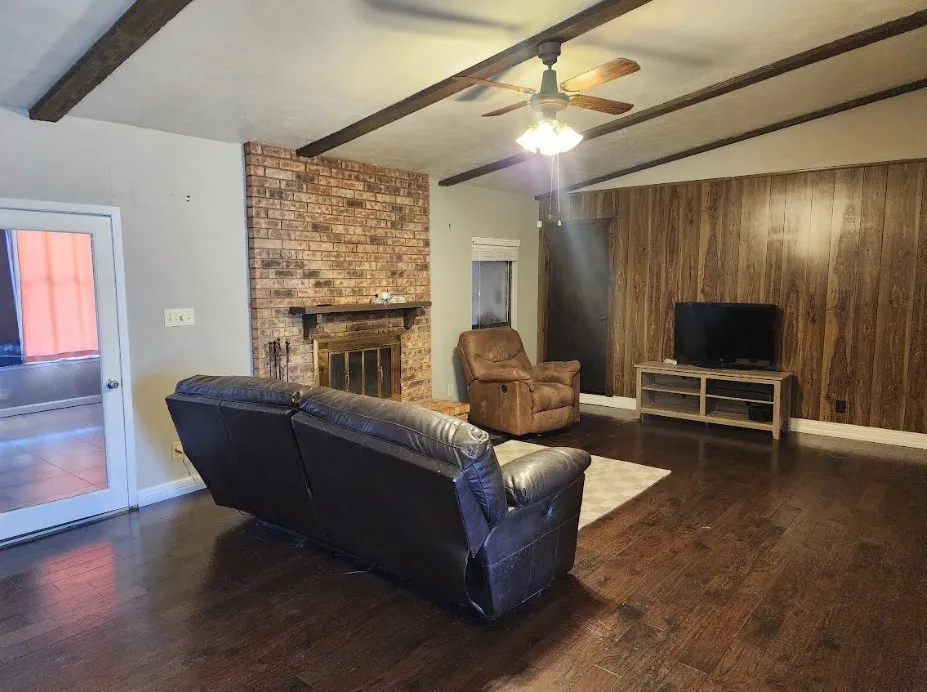 Single Family Residence For Rent in Dallas County , 1918 Lewis Trail, Grand Prairie, Texas 75052, 4 Bedroom, 2 Bathroom, Garage spaces, 2,785 Sqft, built in 1980, mls#21355432, Real Estate Agent in Grand Prairie, Homes For Rent in Dallas county, Homes For Rent in Grand Prairie, Realtor in Grand Prairie Texas, Real Estate Brokerage Independent Realty Texas, Luminita Cordes Realtor