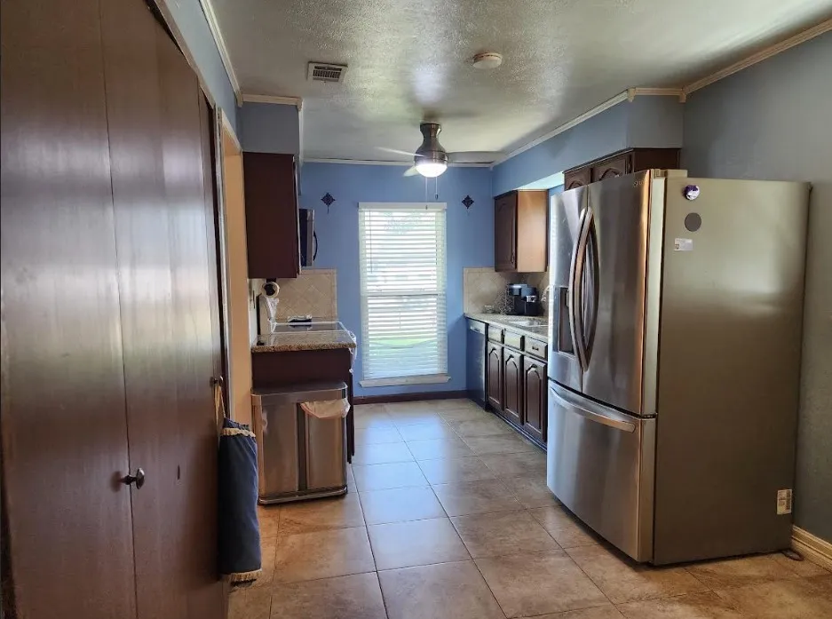 Single Family Residence For Rent in Dallas County , 1918 Lewis Trail, Grand Prairie, Texas 75052, 4 Bedroom, 2 Bathroom, Garage spaces, 2,785 Sqft, built in 1980, mls#21355432, Real Estate Agent in Grand Prairie, Homes For Rent in Dallas county, Homes For Rent in Grand Prairie, Realtor in Grand Prairie Texas, Real Estate Brokerage Independent Realty Texas, Luminita Cordes Realtor