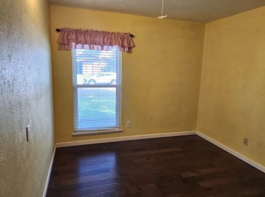 Single Family Residence For Rent in Dallas County , 1918 Lewis Trail, Grand Prairie, Texas 75052, 4 Bedroom, 2 Bathroom, Garage spaces, 2,785 Sqft, built in 1980, mls#21355432, Real Estate Agent in Grand Prairie, Homes For Rent in Dallas county, Homes For Rent in Grand Prairie, Realtor in Grand Prairie Texas, Real Estate Brokerage Independent Realty Texas, Luminita Cordes Realtor