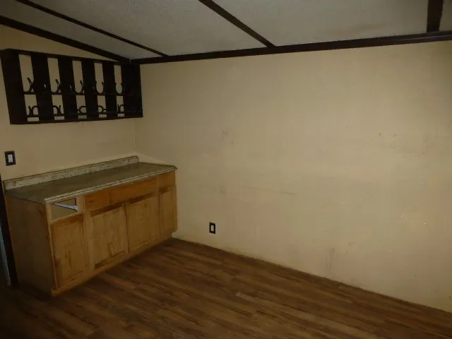 Mobile Home For Sale in Parker County , 119 Hayes Court, Springtown, Texas 76082, 2 Bedroom, 2 Bathroom, Garage spaces, 924 Sqft, built in 1985, mls#21355678, Real Estate Agent in Springtown, Homes For Sale in Parker county, Homes For Sale in Springtown, Realtor in Springtown Texas, Real Estate Brokerage Independent Realty Texas, Luminita Cordes Realtor