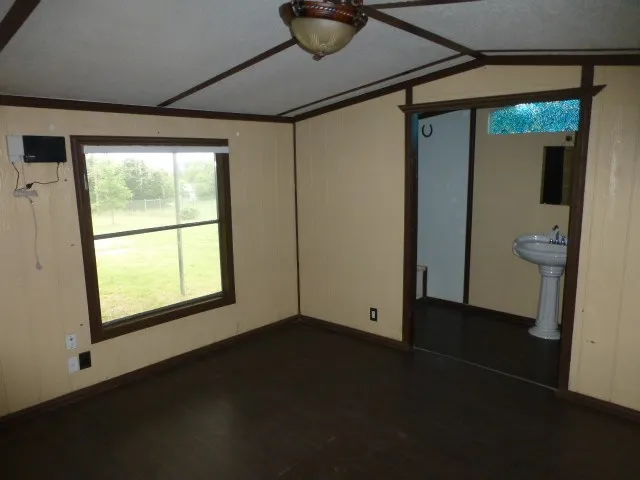 Mobile Home For Sale in Parker County , 119 Hayes Court, Springtown, Texas 76082, 2 Bedroom, 2 Bathroom, Garage spaces, 924 Sqft, built in 1985, mls#21355678, Real Estate Agent in Springtown, Homes For Sale in Parker county, Homes For Sale in Springtown, Realtor in Springtown Texas, Real Estate Brokerage Independent Realty Texas, Luminita Cordes Realtor