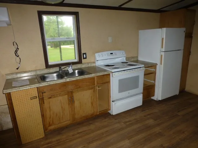 Mobile Home For Sale in Parker County , 119 Hayes Court, Springtown, Texas 76082, 2 Bedroom, 2 Bathroom, Garage spaces, 924 Sqft, built in 1985, mls#21355678, Real Estate Agent in Springtown, Homes For Sale in Parker county, Homes For Sale in Springtown, Realtor in Springtown Texas, Real Estate Brokerage Independent Realty Texas, Luminita Cordes Realtor