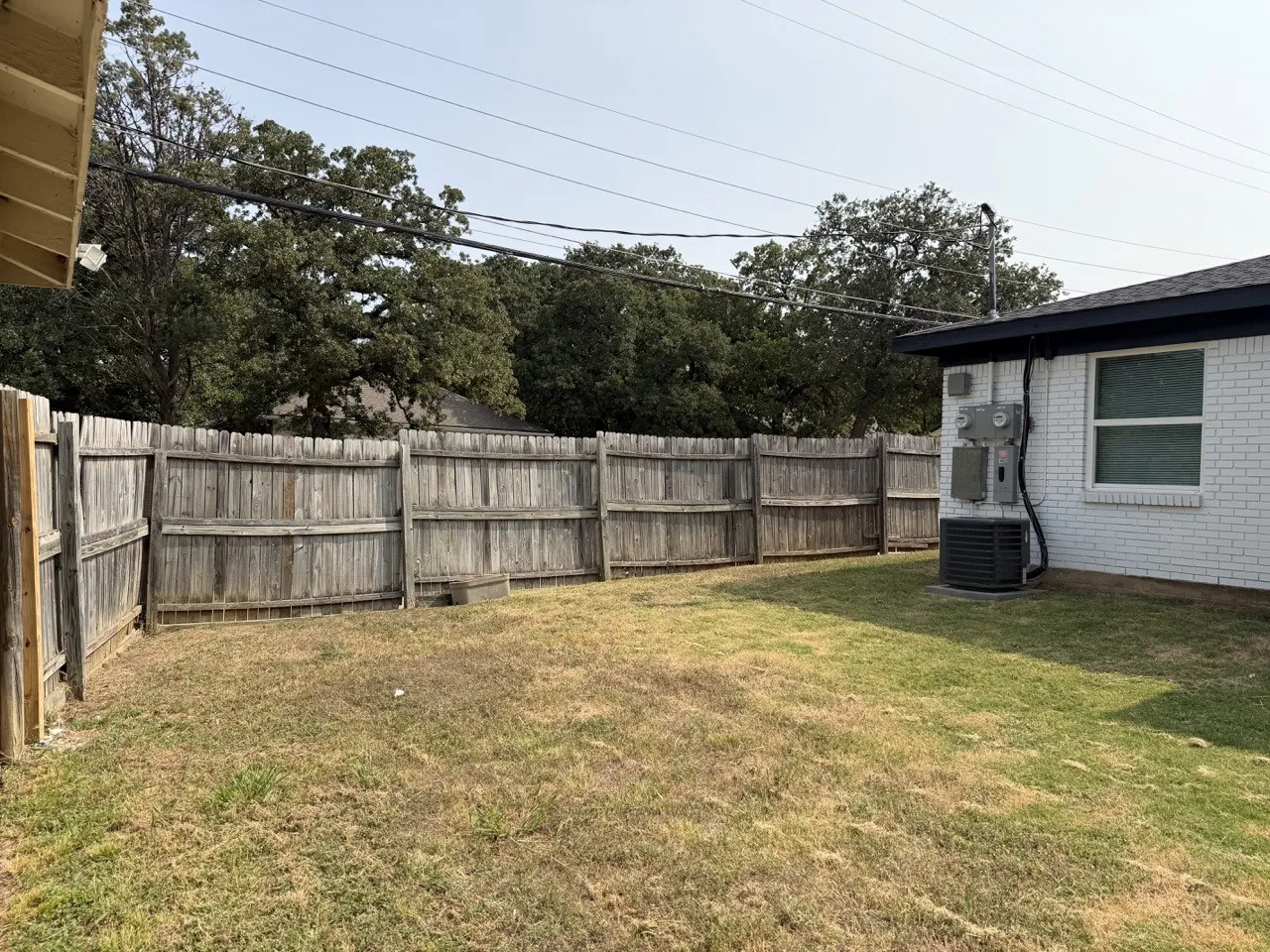 Duplex For Rent in Tarrant County , 2500 Normont Circle, Fort Worth, Texas 76103, 2 Bedroom, 1 Bathroom, 1 Garage spaces, 774 Sqft, built in 1954, mls#21349476, Real Estate Agent in Fort Worth, Homes For Rent in Tarrant county, Homes For Rent in Fort Worth, Realtor in Fort Worth Texas, Real Estate Brokerage Independent Realty Texas, Luminita Cordes Realtor