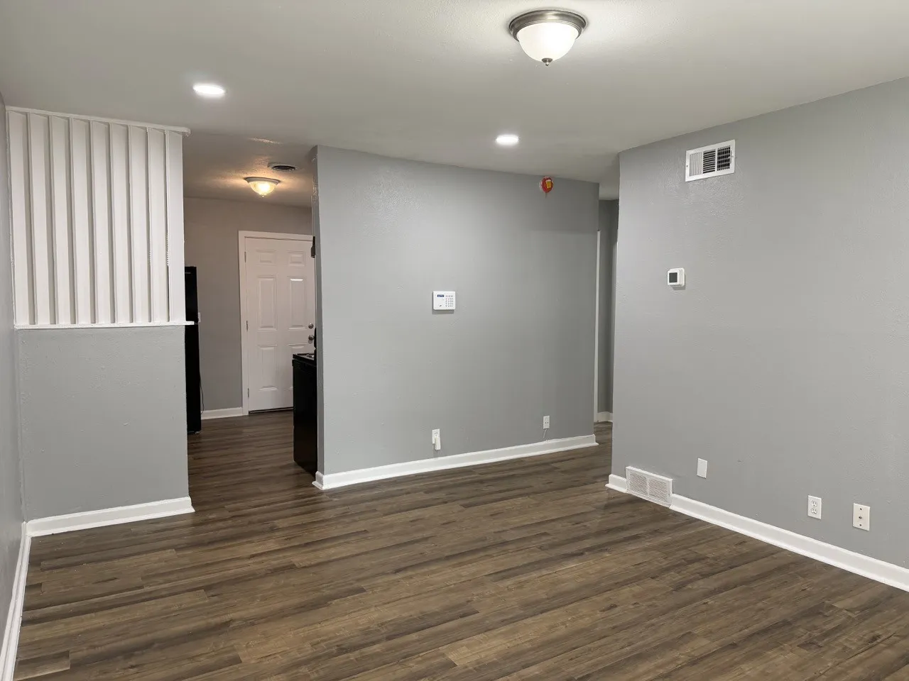 Duplex For Rent in Tarrant County , 2500 Normont Circle, Fort Worth, Texas 76103, 2 Bedroom, 1 Bathroom, 1 Garage spaces, 774 Sqft, built in 1954, mls#21349476, Real Estate Agent in Fort Worth, Homes For Rent in Tarrant county, Homes For Rent in Fort Worth, Realtor in Fort Worth Texas, Real Estate Brokerage Independent Realty Texas, Luminita Cordes Realtor