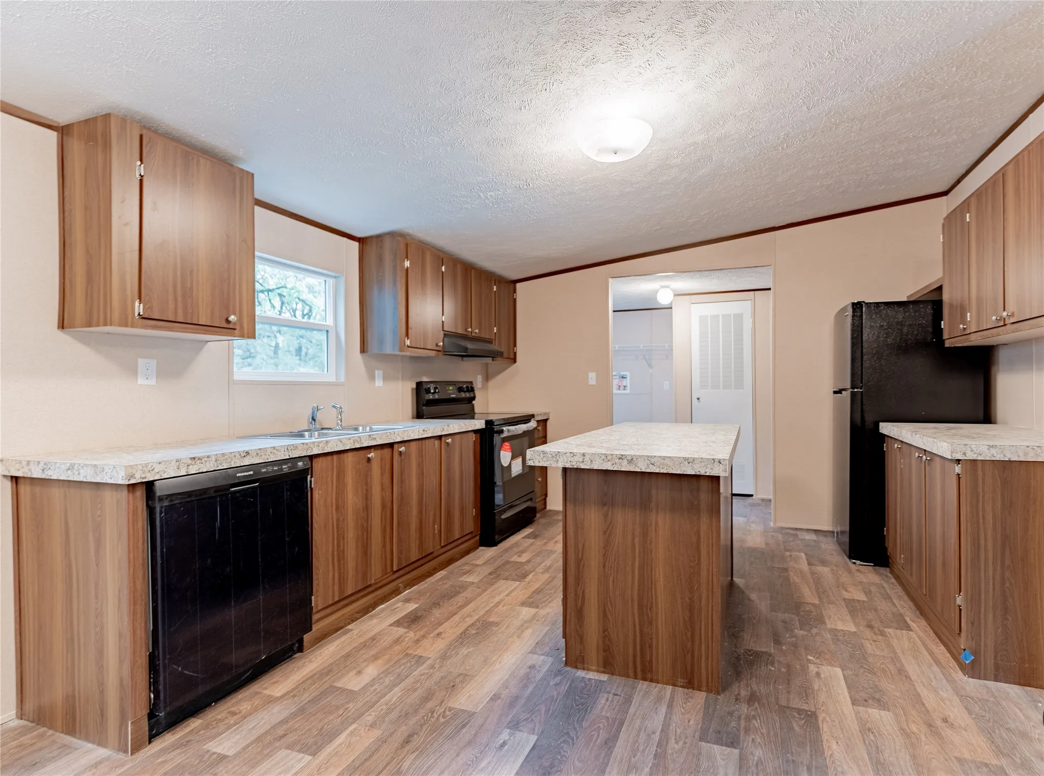 Manufactured Home For Sale in Henderson County , 200 Pecos Drive, Mabank, Texas 75156, 3 Bedroom, 2 Bathroom, 2 Garage spaces, 1,264 Sqft, built in 2023, Price $190,000, mls#21355679, Real Estate Agent in Mabank, Homes For Sale in Henderson county, Homes For Sale in Mabank, Realtor in Mabank Texas, Real Estate Brokerage Independent Realty Texas, Luminita Cordes Realtor