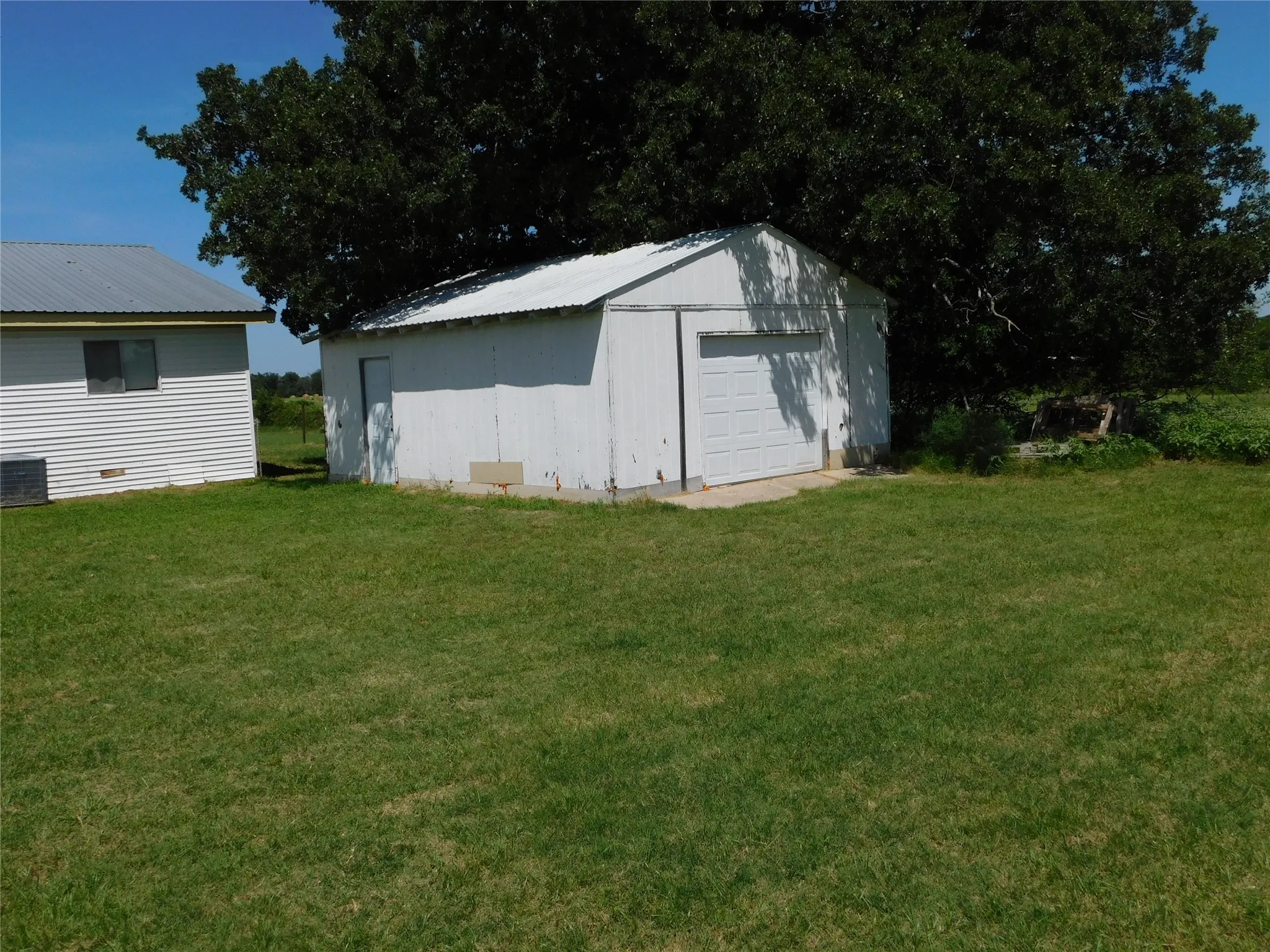 Single Family Residence For Sale in Comanche County , 5401 Hwy 36, Comanche, Texas 76442, 3 Bedroom, 2 Bathroom, 1 Garage spaces, 1,224 Sqft, built in 1895, Price $101,000, mls#21355687, Real Estate Agent in Comanche, Homes For Sale in Comanche county, Homes For Sale in Comanche, Realtor in Comanche Texas, Real Estate Brokerage Independent Realty Texas, Luminita Cordes Realtor
