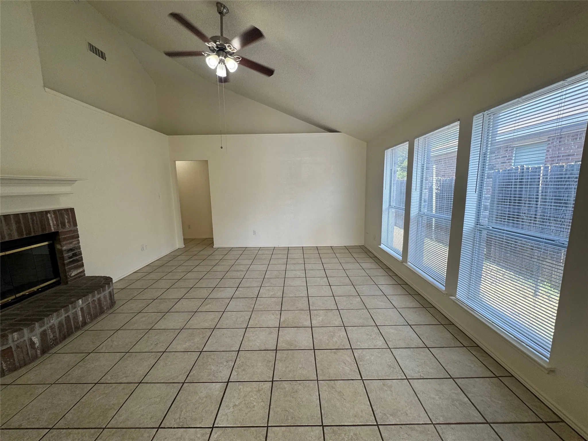 Single Family Residence For Rent in Tarrant County , 8045 Cannonwood Drive, Fort Worth, Texas 76137, 3 Bedroom, 2 Bathroom, 2 Garage spaces, 1,391 Sqft, built in 1997, mls#21355689, Real Estate Agent in Fort Worth, Homes For Rent in Tarrant county, Homes For Rent in Fort Worth, Realtor in Fort Worth Texas, Real Estate Brokerage Independent Realty Texas, Luminita Cordes Realtor