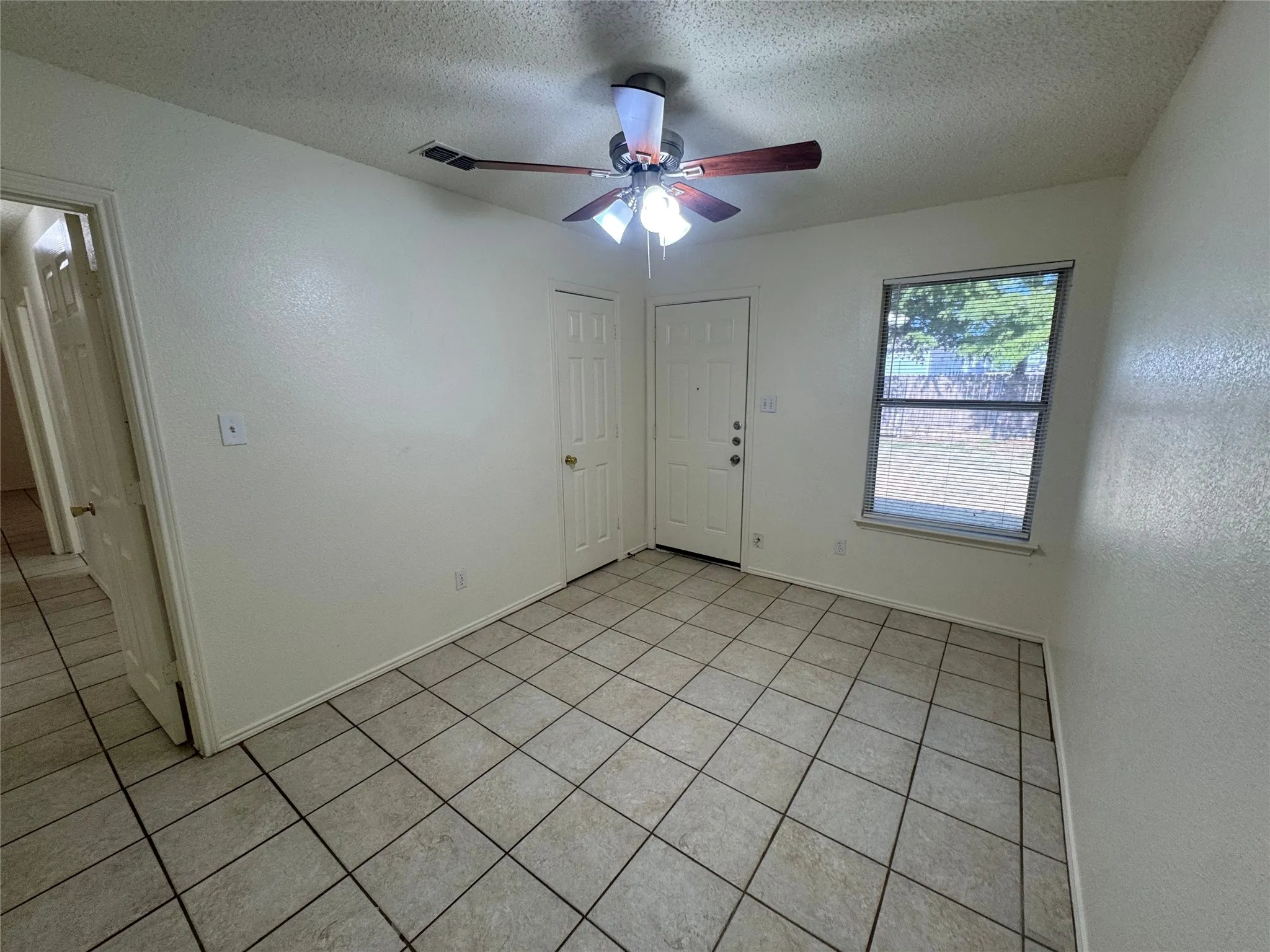 Single Family Residence For Rent in Tarrant County , 8045 Cannonwood Drive, Fort Worth, Texas 76137, 3 Bedroom, 2 Bathroom, 2 Garage spaces, 1,391 Sqft, built in 1997, mls#21355689, Real Estate Agent in Fort Worth, Homes For Rent in Tarrant county, Homes For Rent in Fort Worth, Realtor in Fort Worth Texas, Real Estate Brokerage Independent Realty Texas, Luminita Cordes Realtor