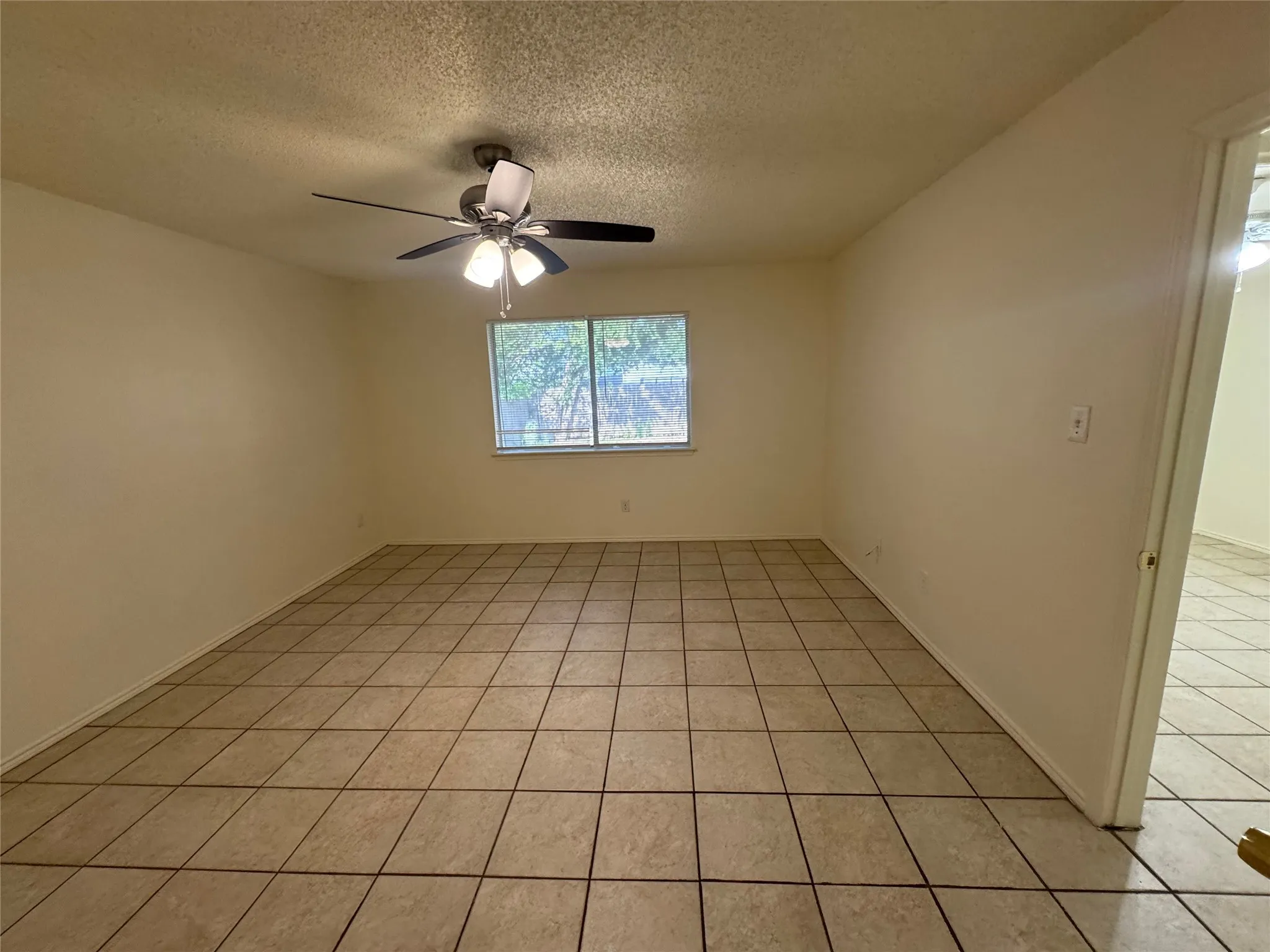 Single Family Residence For Rent in Tarrant County , 8045 Cannonwood Drive, Fort Worth, Texas 76137, 3 Bedroom, 2 Bathroom, 2 Garage spaces, 1,391 Sqft, built in 1997, mls#21355689, Real Estate Agent in Fort Worth, Homes For Rent in Tarrant county, Homes For Rent in Fort Worth, Realtor in Fort Worth Texas, Real Estate Brokerage Independent Realty Texas, Luminita Cordes Realtor