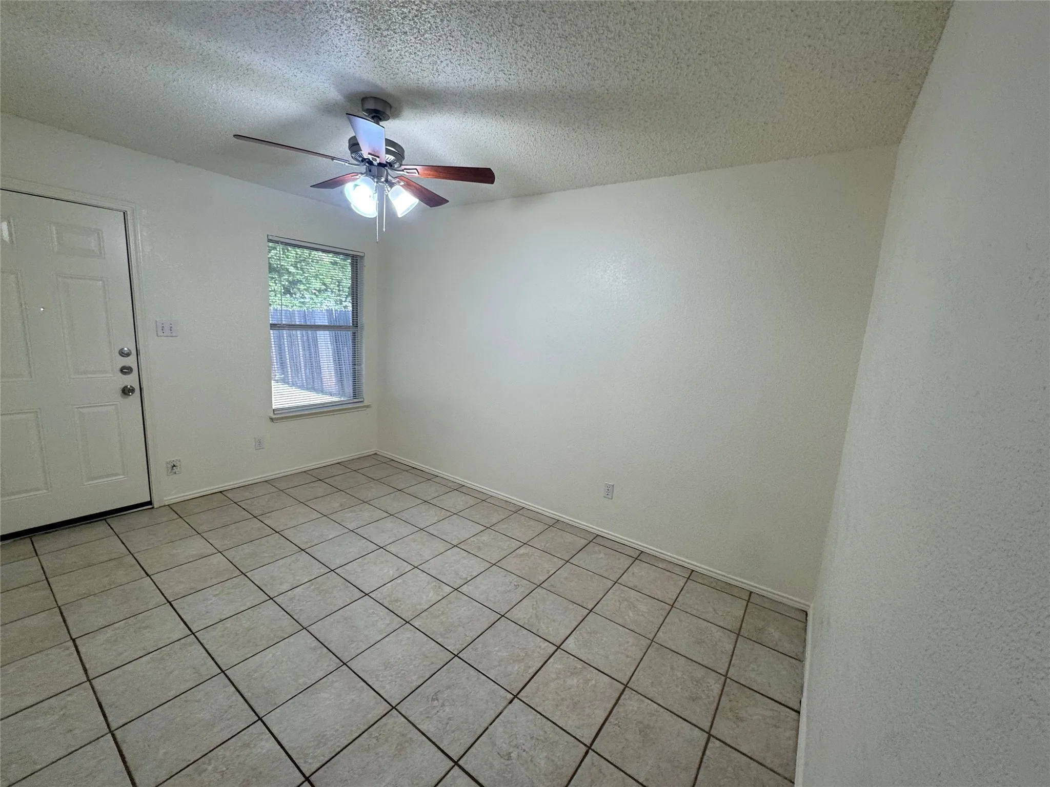 Single Family Residence For Rent in Tarrant County , 8045 Cannonwood Drive, Fort Worth, Texas 76137, 3 Bedroom, 2 Bathroom, 2 Garage spaces, 1,391 Sqft, built in 1997, mls#21355689, Real Estate Agent in Fort Worth, Homes For Rent in Tarrant county, Homes For Rent in Fort Worth, Realtor in Fort Worth Texas, Real Estate Brokerage Independent Realty Texas, Luminita Cordes Realtor