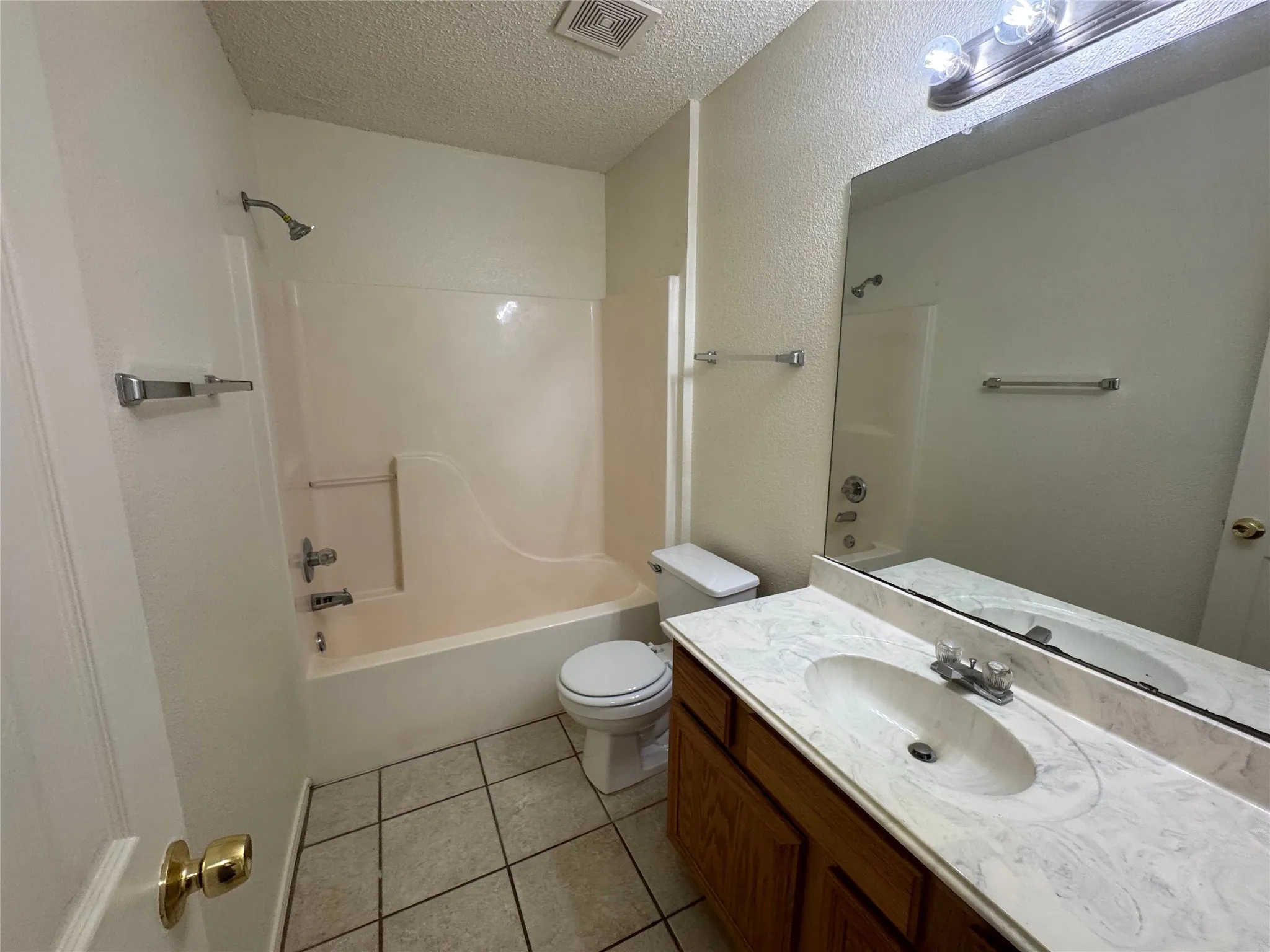 Single Family Residence For Rent in Tarrant County , 8045 Cannonwood Drive, Fort Worth, Texas 76137, 3 Bedroom, 2 Bathroom, 2 Garage spaces, 1,391 Sqft, built in 1997, mls#21355689, Real Estate Agent in Fort Worth, Homes For Rent in Tarrant county, Homes For Rent in Fort Worth, Realtor in Fort Worth Texas, Real Estate Brokerage Independent Realty Texas, Luminita Cordes Realtor