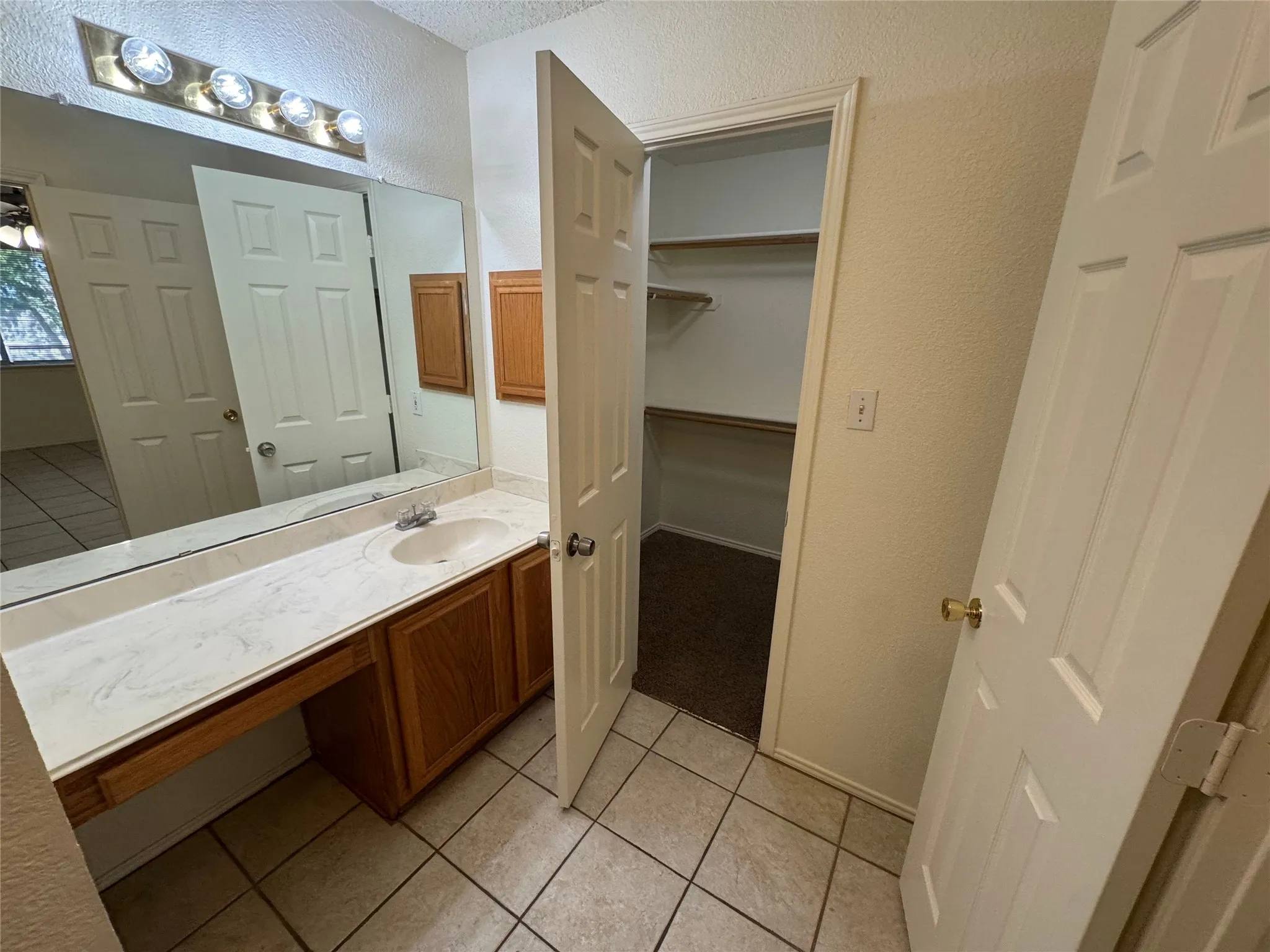 Single Family Residence For Rent in Tarrant County , 8045 Cannonwood Drive, Fort Worth, Texas 76137, 3 Bedroom, 2 Bathroom, 2 Garage spaces, 1,391 Sqft, built in 1997, mls#21355689, Real Estate Agent in Fort Worth, Homes For Rent in Tarrant county, Homes For Rent in Fort Worth, Realtor in Fort Worth Texas, Real Estate Brokerage Independent Realty Texas, Luminita Cordes Realtor