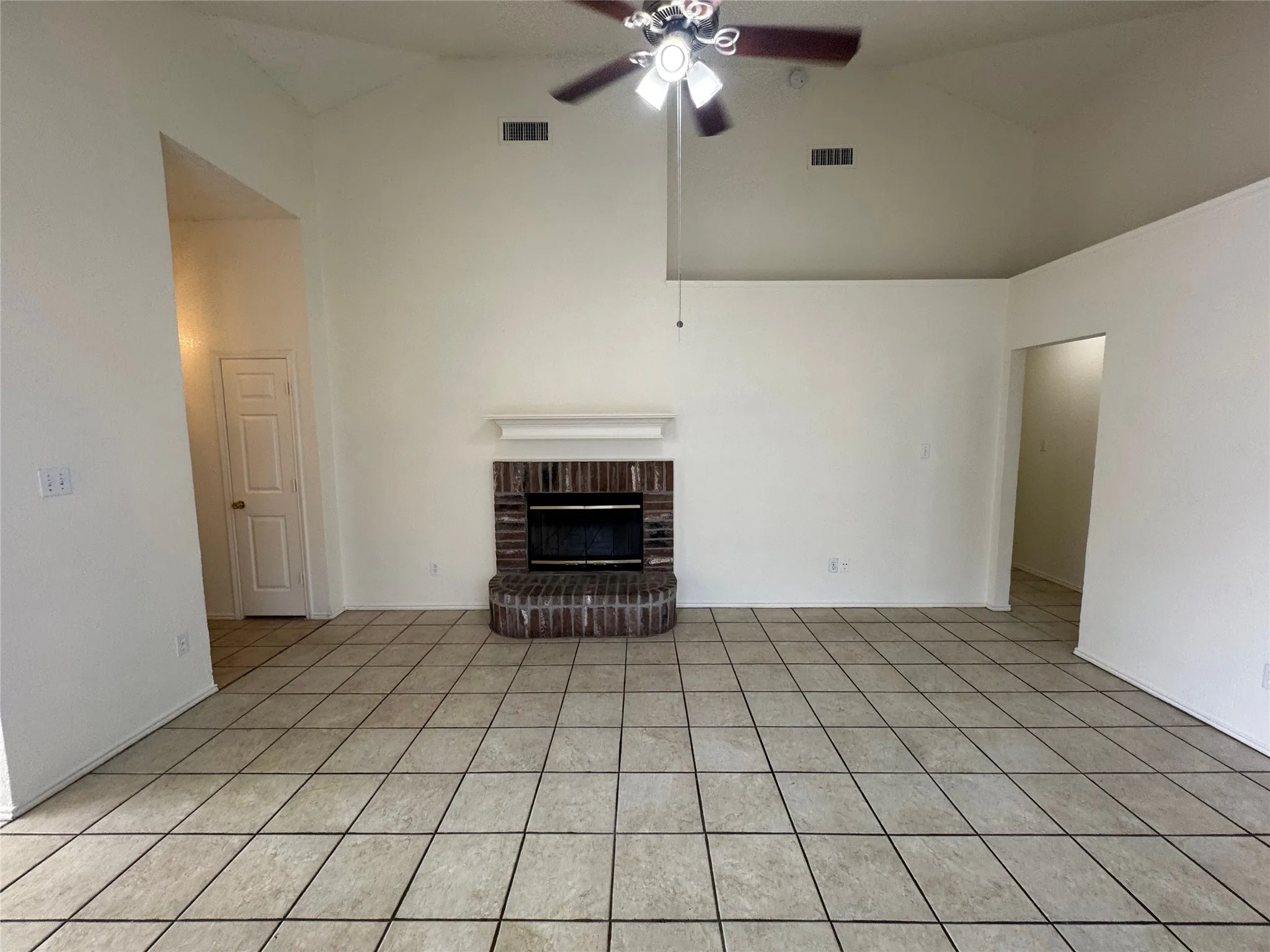 Single Family Residence For Rent in Tarrant County , 8045 Cannonwood Drive, Fort Worth, Texas 76137, 3 Bedroom, 2 Bathroom, 2 Garage spaces, 1,391 Sqft, built in 1997, mls#21355689, Real Estate Agent in Fort Worth, Homes For Rent in Tarrant county, Homes For Rent in Fort Worth, Realtor in Fort Worth Texas, Real Estate Brokerage Independent Realty Texas, Luminita Cordes Realtor