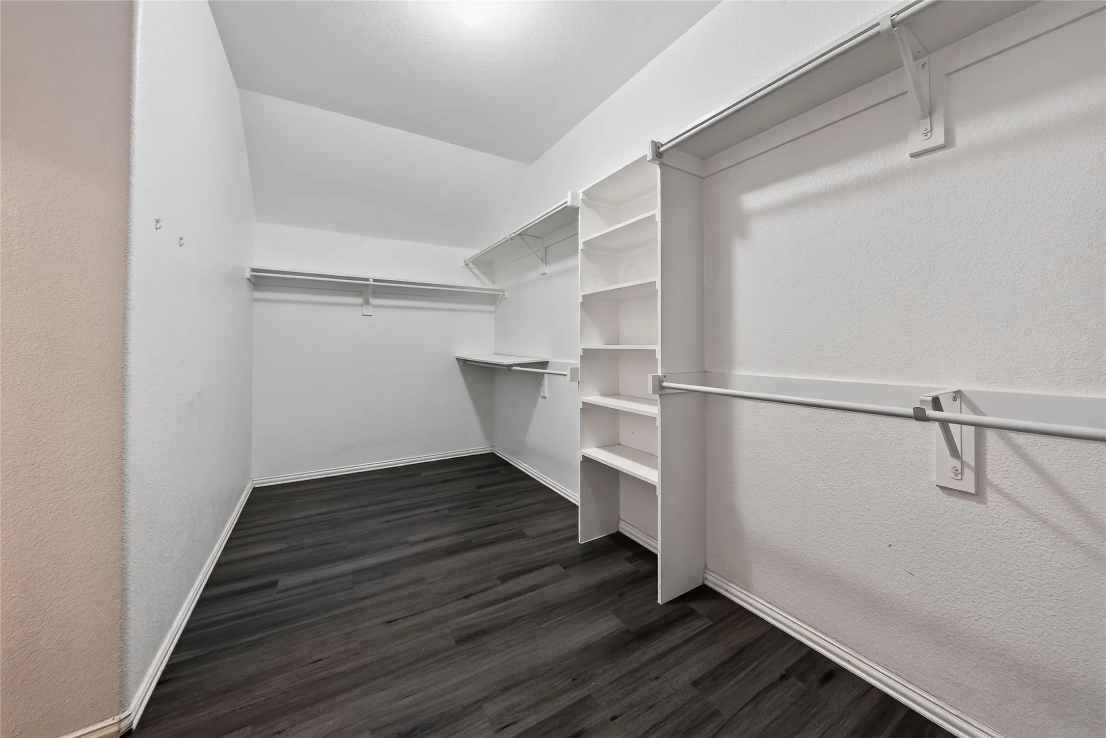 Single Family Residence For Sale in Denton County , 1833 Forsythe Drive, Savannah, Texas 76227, 3 Bedroom, 3 Bathroom, 2 Garage spaces, 2,319 Sqft, built in 2004, mls#21336442, Real Estate Agent in Savannah, Homes For Sale in Denton county, Homes For Sale in Savannah, Realtor in Savannah Texas, Real Estate Brokerage Independent Realty Texas, Luminita Cordes Realtor