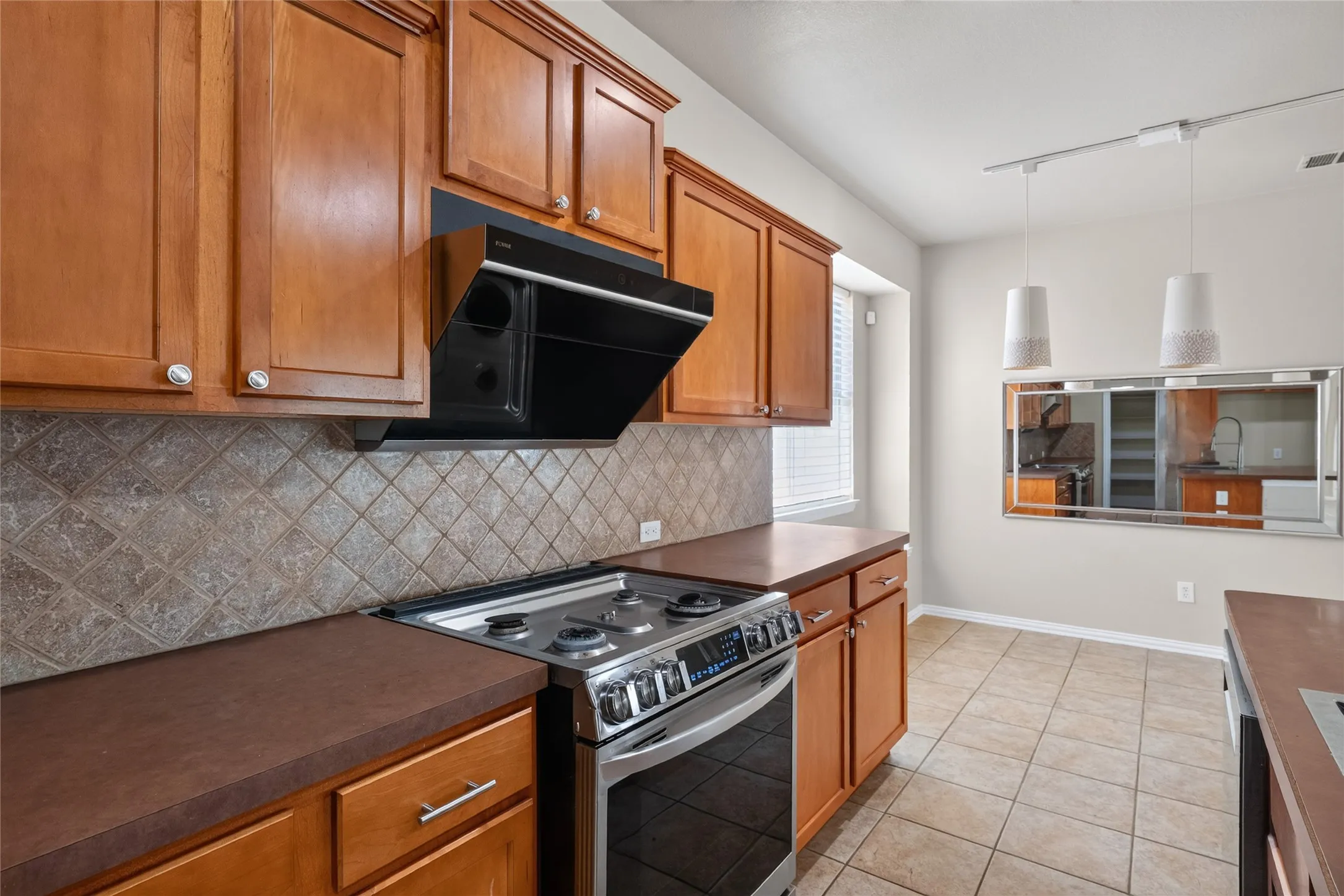 Single Family Residence For Sale in Denton County , 1833 Forsythe Drive, Savannah, Texas 76227, 3 Bedroom, 3 Bathroom, 2 Garage spaces, 2,319 Sqft, built in 2004, mls#21336442, Real Estate Agent in Savannah, Homes For Sale in Denton county, Homes For Sale in Savannah, Realtor in Savannah Texas, Real Estate Brokerage Independent Realty Texas, Luminita Cordes Realtor