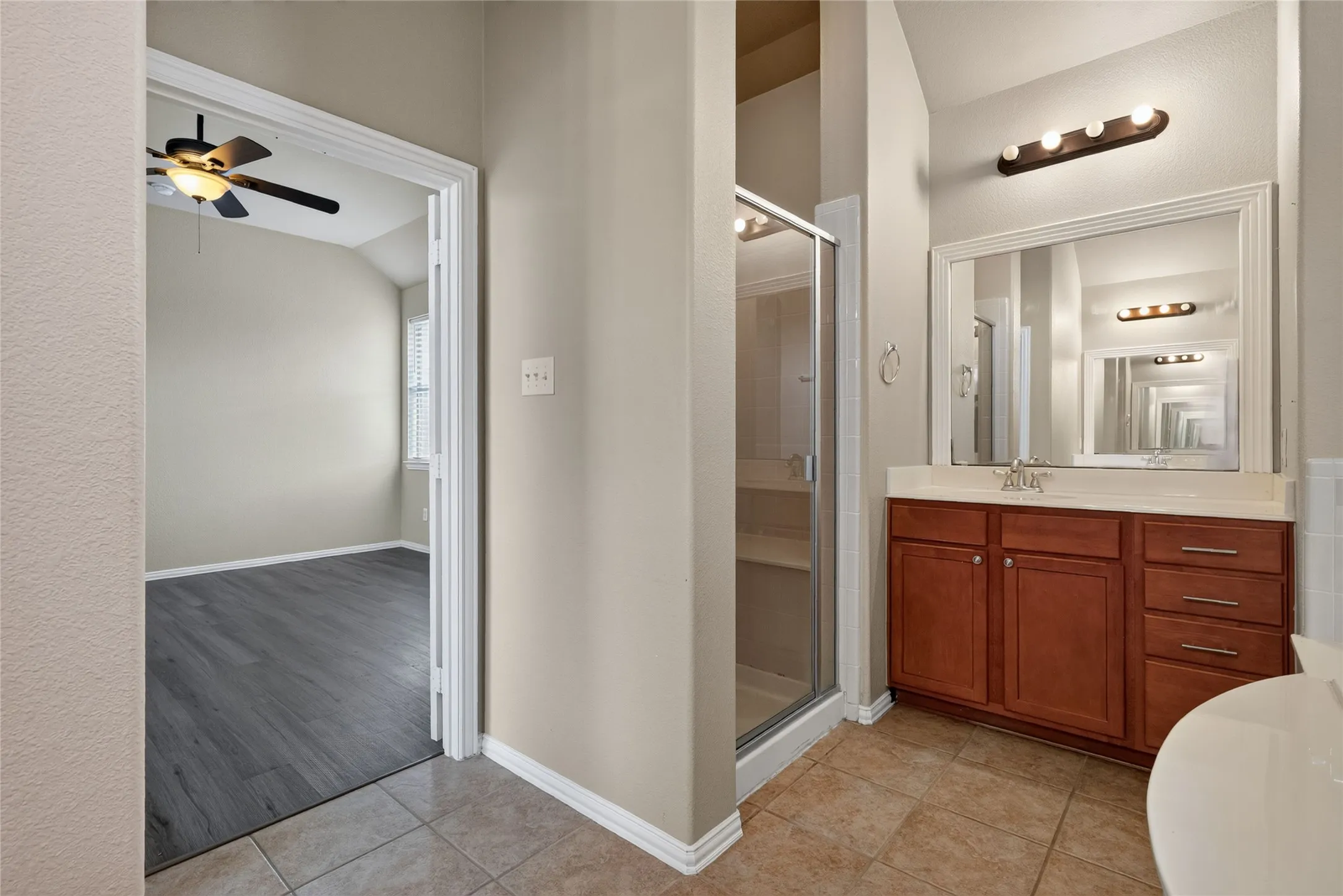 Single Family Residence For Sale in Denton County , 1833 Forsythe Drive, Savannah, Texas 76227, 3 Bedroom, 3 Bathroom, 2 Garage spaces, 2,319 Sqft, built in 2004, mls#21336442, Real Estate Agent in Savannah, Homes For Sale in Denton county, Homes For Sale in Savannah, Realtor in Savannah Texas, Real Estate Brokerage Independent Realty Texas, Luminita Cordes Realtor