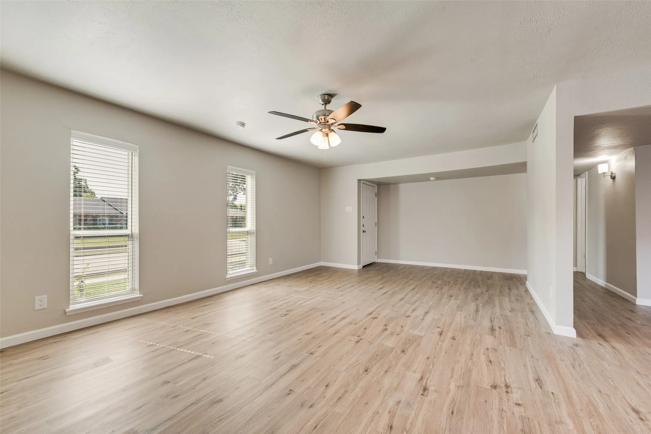 Single Family Residence For Rent in Dallas County , 5903 Mimosa Lane, Rowlett, Texas 75089, 3 Bedroom, 2 Bathroom, 2 Garage spaces, 1,400 Sqft, built in 1975, mls#21352387, Real Estate Agent in Rowlett, Homes For Rent in Dallas county, Homes For Rent in Rowlett, Realtor in Rowlett Texas, Real Estate Brokerage Independent Realty Texas, Luminita Cordes Realtor
