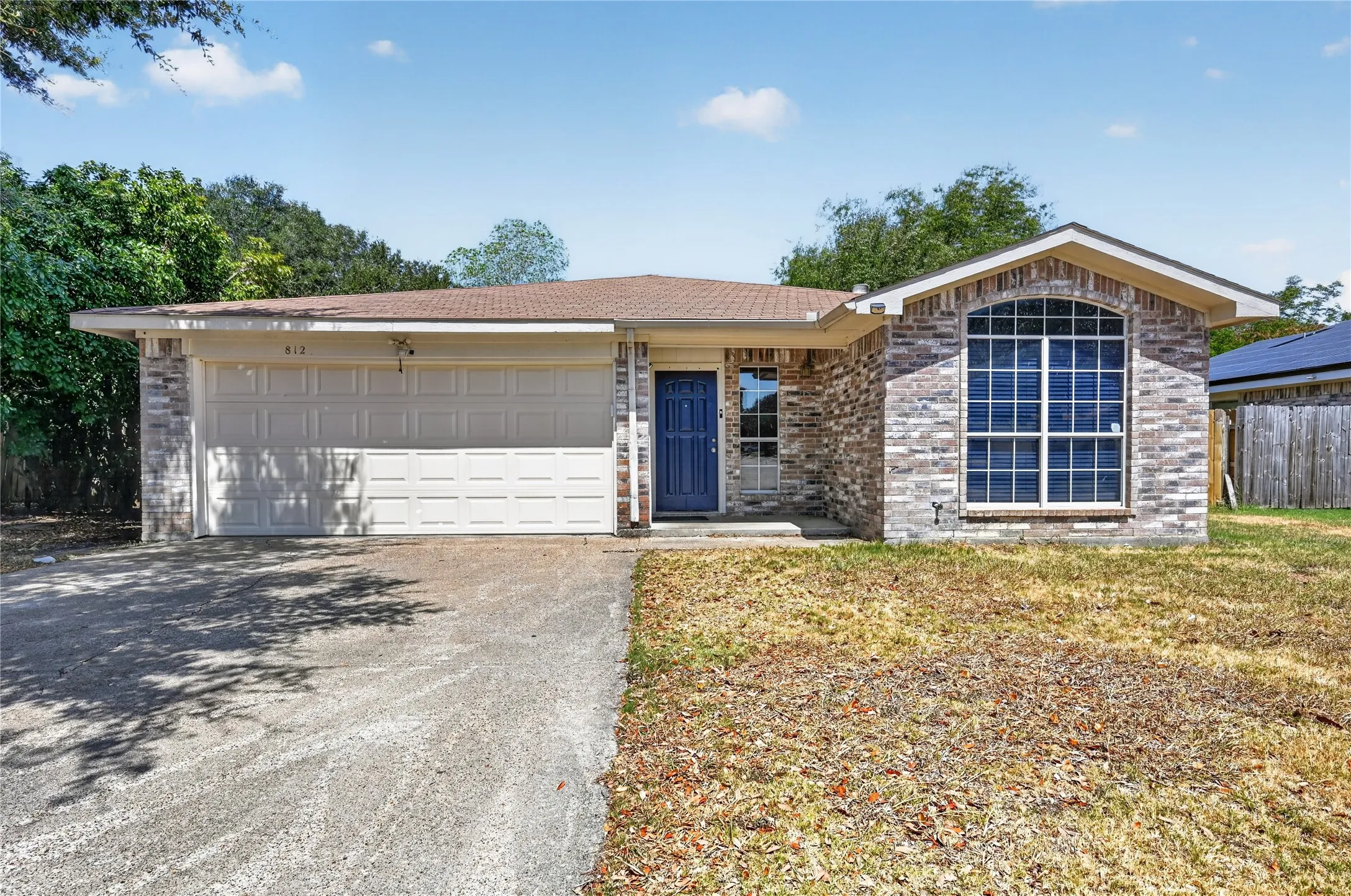 Single Family Residence For Sale in Dallas County , 812 Valdez Drive, Dallas, Texas 75253, 3 Bedroom, 2 Bathroom, 2 Garage spaces, 1,422 Sqft, built in 1994, Price $260,000, mls#21355648, Real Estate Agent in Dallas, Homes For Sale in Dallas county, Homes For Sale in Dallas, Realtor in Dallas Texas, Real Estate Brokerage Independent Realty Texas, Luminita Cordes Realtor