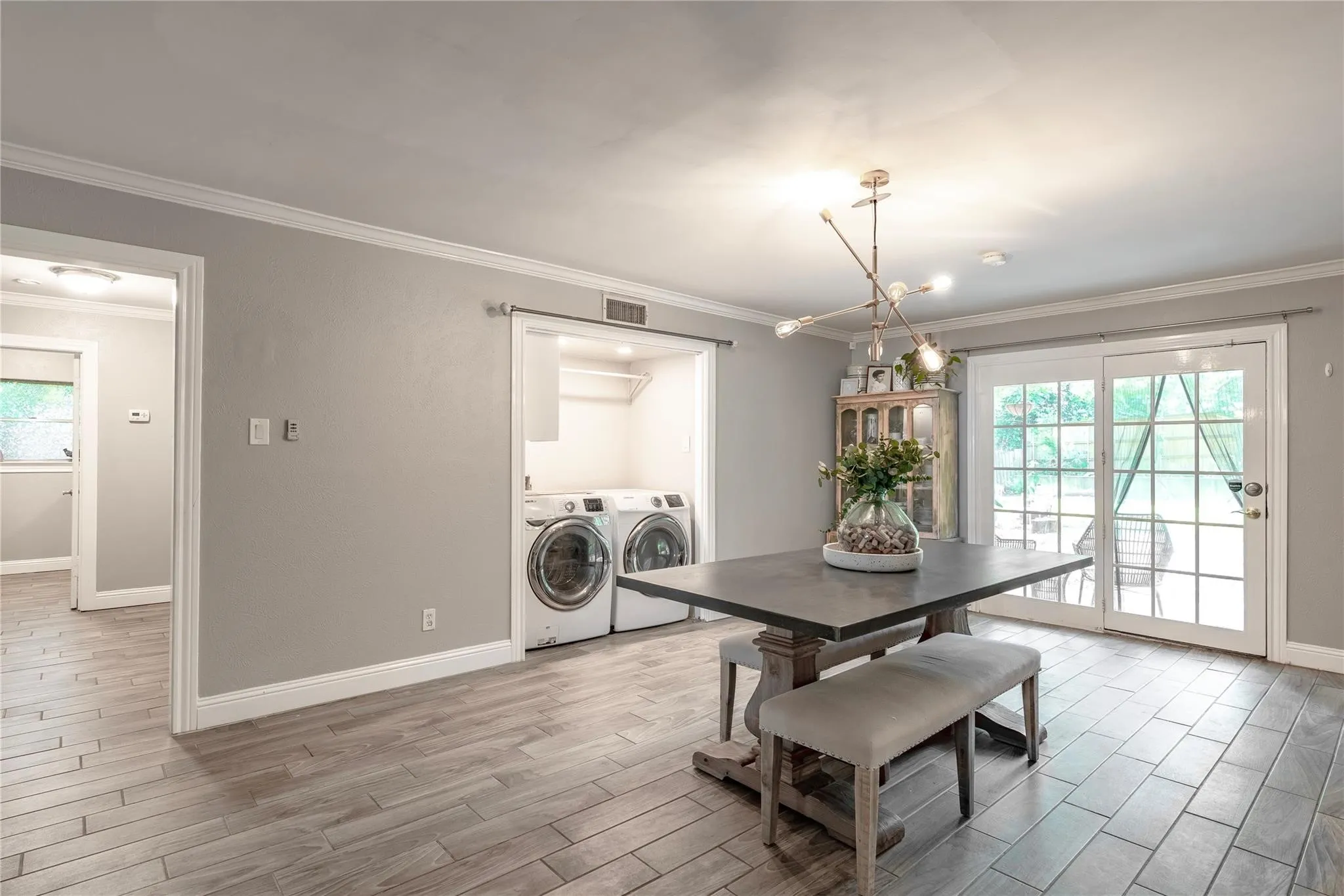 Duplex For Rent in Tarrant County , 6455 Waverly Way A, Fort Worth, Texas 76116, 2 Bedroom, 2 Bathroom, 2 Garage spaces, 1,728 Sqft, built in 1961, mls#21355697, Real Estate Agent in Fort Worth, Homes For Rent in Tarrant county, Homes For Rent in Fort Worth, Realtor in Fort Worth Texas, Real Estate Brokerage Independent Realty Texas, Luminita Cordes Realtor