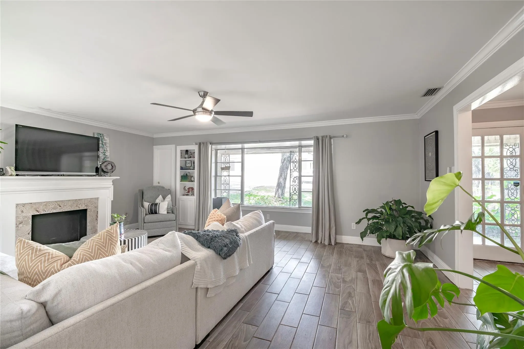 Duplex For Rent in Tarrant County , 6455 Waverly Way A, Fort Worth, Texas 76116, 2 Bedroom, 2 Bathroom, 2 Garage spaces, 1,728 Sqft, built in 1961, mls#21355697, Real Estate Agent in Fort Worth, Homes For Rent in Tarrant county, Homes For Rent in Fort Worth, Realtor in Fort Worth Texas, Real Estate Brokerage Independent Realty Texas, Luminita Cordes Realtor