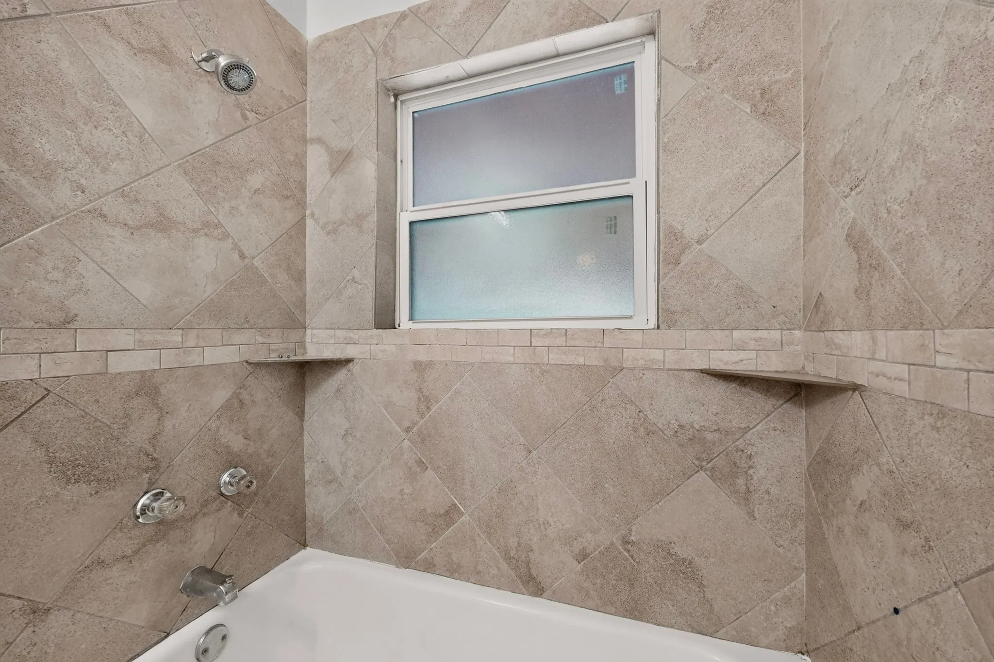 Single Family Residence For Sale in Dallas County , 1317 Lakeside Drive, Garland, Texas 75040, 3 Bedroom, 2 Bathroom, Garage spaces, 1,178 Sqft, built in 1949, mls#21351787, Real Estate Agent in Garland, Homes For Sale in Dallas county, Homes For Sale in Garland, Realtor in Garland Texas, Real Estate Brokerage Independent Realty Texas, Luminita Cordes Realtor
