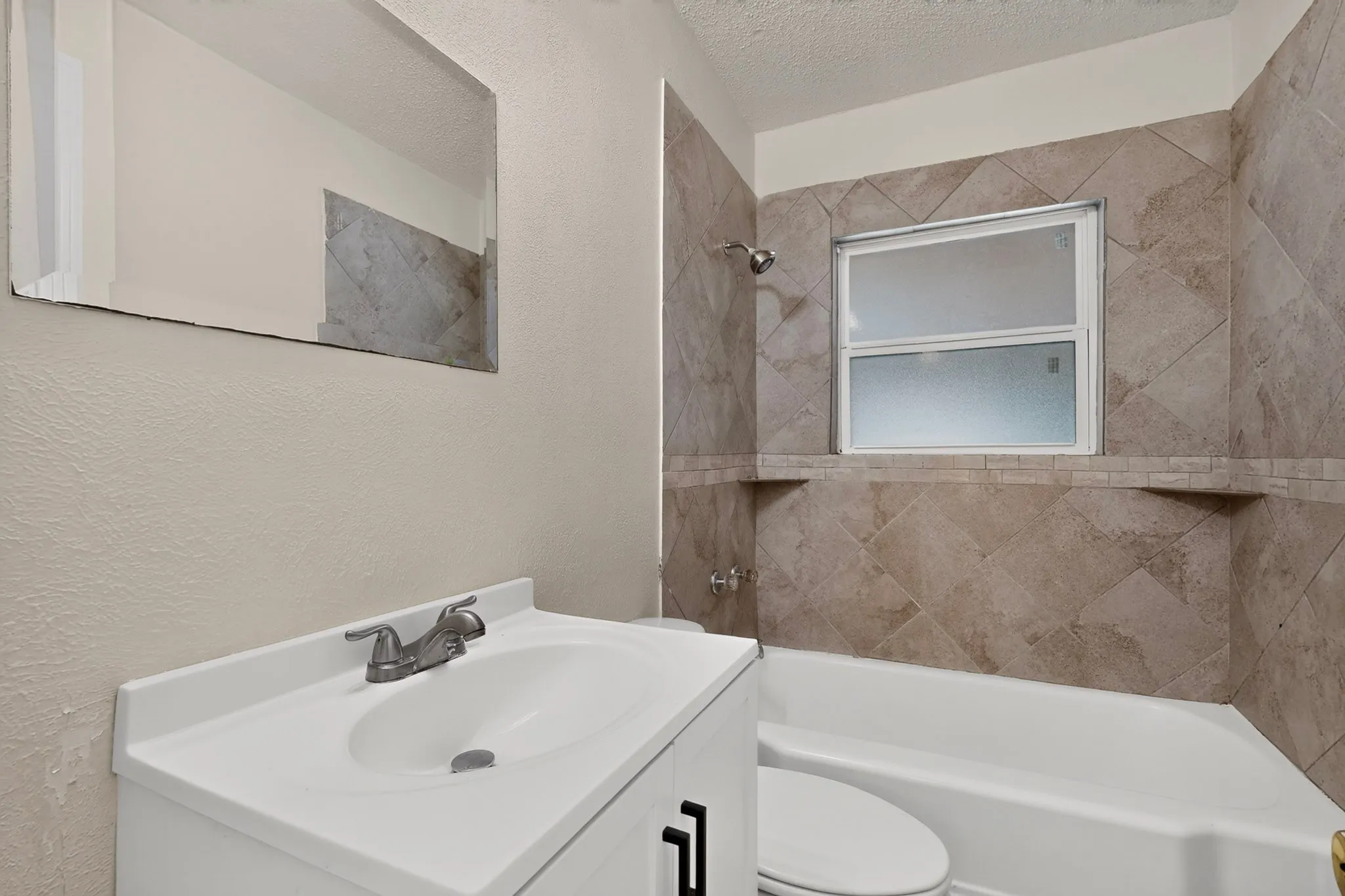 Single Family Residence For Sale in Dallas County , 1317 Lakeside Drive, Garland, Texas 75040, 3 Bedroom, 2 Bathroom, Garage spaces, 1,178 Sqft, built in 1949, mls#21351787, Real Estate Agent in Garland, Homes For Sale in Dallas county, Homes For Sale in Garland, Realtor in Garland Texas, Real Estate Brokerage Independent Realty Texas, Luminita Cordes Realtor