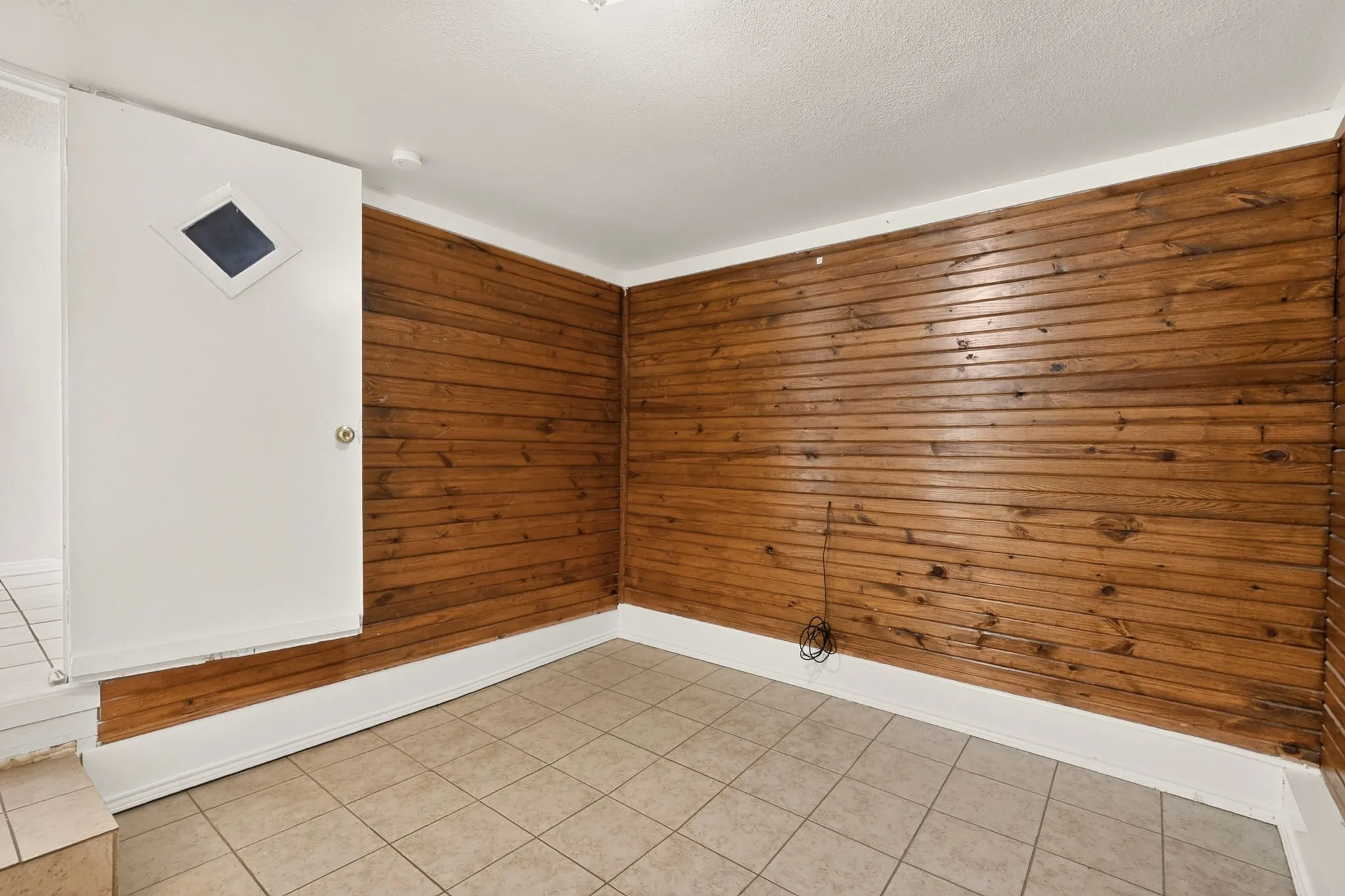 Single Family Residence For Sale in Dallas County , 1317 Lakeside Drive, Garland, Texas 75040, 3 Bedroom, 2 Bathroom, Garage spaces, 1,178 Sqft, built in 1949, mls#21351787, Real Estate Agent in Garland, Homes For Sale in Dallas county, Homes For Sale in Garland, Realtor in Garland Texas, Real Estate Brokerage Independent Realty Texas, Luminita Cordes Realtor