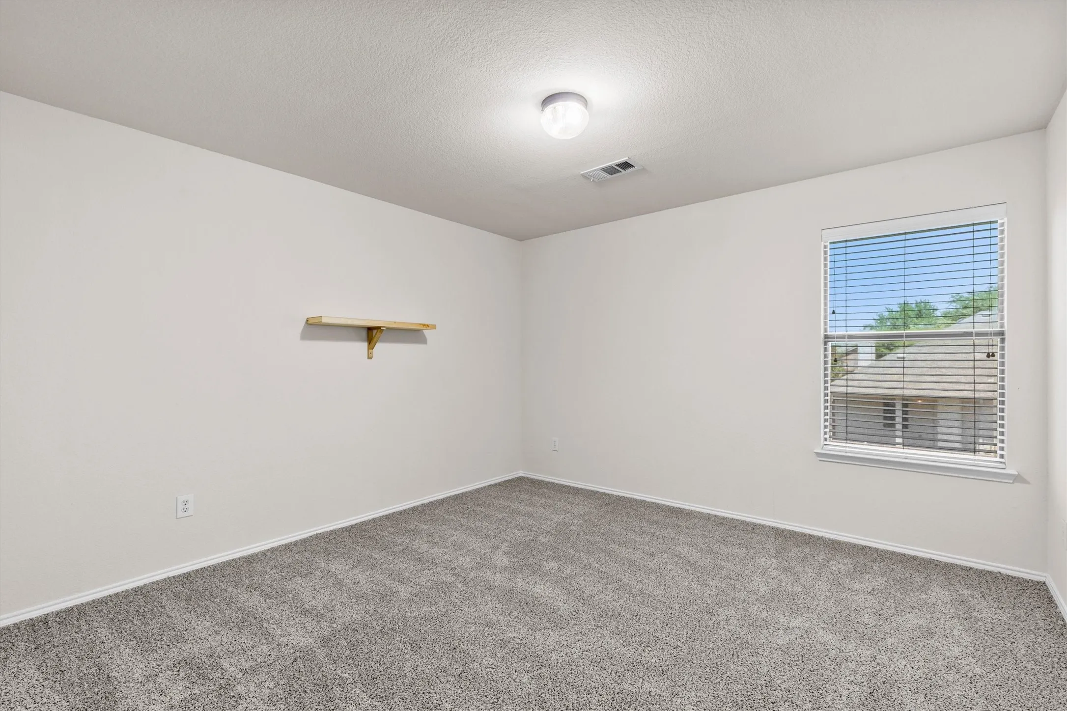 Single Family Residence For Rent in Collin County , 3200 Nandina Street, Mc Kinney, Texas 75071, 5 Bedroom, 3 Bathroom, 2 Garage spaces, 2,709 Sqft, built in 2005, mls#21352901, Real Estate Agent in Mc Kinney, Homes For Rent in Collin county, Homes For Rent in Mc Kinney, Realtor in Mc Kinney Texas, Real Estate Brokerage Independent Realty Texas, Luminita Cordes Realtor