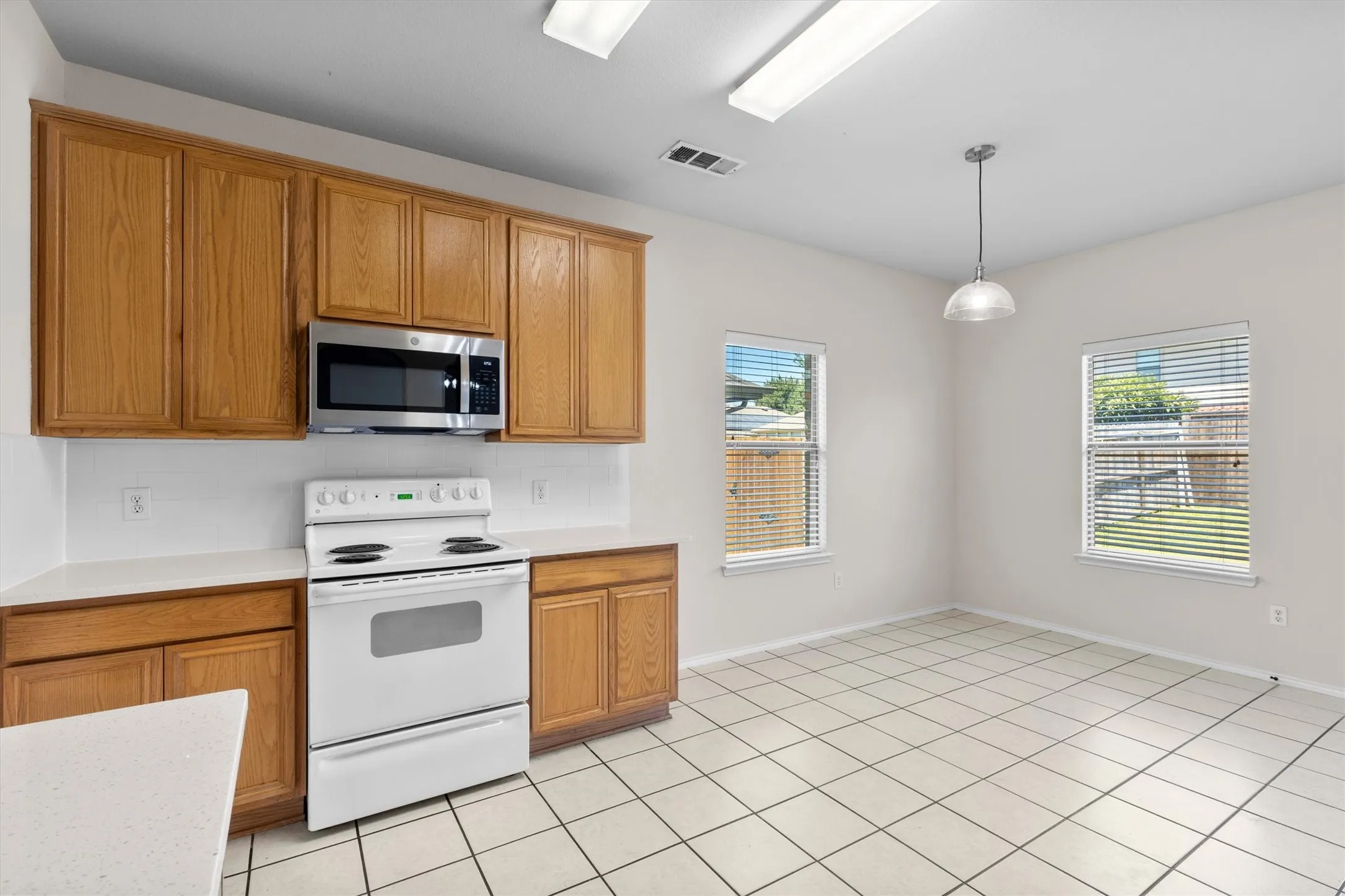 Single Family Residence For Rent in Collin County , 3200 Nandina Street, Mc Kinney, Texas 75071, 5 Bedroom, 3 Bathroom, 2 Garage spaces, 2,709 Sqft, built in 2005, mls#21352901, Real Estate Agent in Mc Kinney, Homes For Rent in Collin county, Homes For Rent in Mc Kinney, Realtor in Mc Kinney Texas, Real Estate Brokerage Independent Realty Texas, Luminita Cordes Realtor