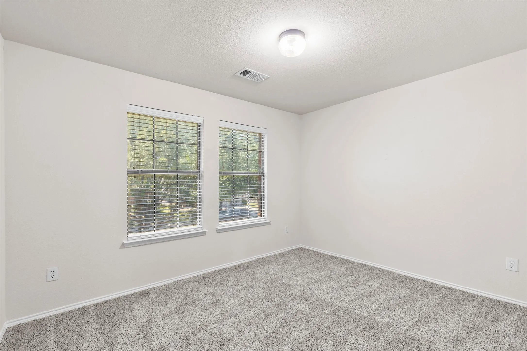 Single Family Residence For Rent in Collin County , 3200 Nandina Street, Mc Kinney, Texas 75071, 5 Bedroom, 3 Bathroom, 2 Garage spaces, 2,709 Sqft, built in 2005, mls#21352901, Real Estate Agent in Mc Kinney, Homes For Rent in Collin county, Homes For Rent in Mc Kinney, Realtor in Mc Kinney Texas, Real Estate Brokerage Independent Realty Texas, Luminita Cordes Realtor